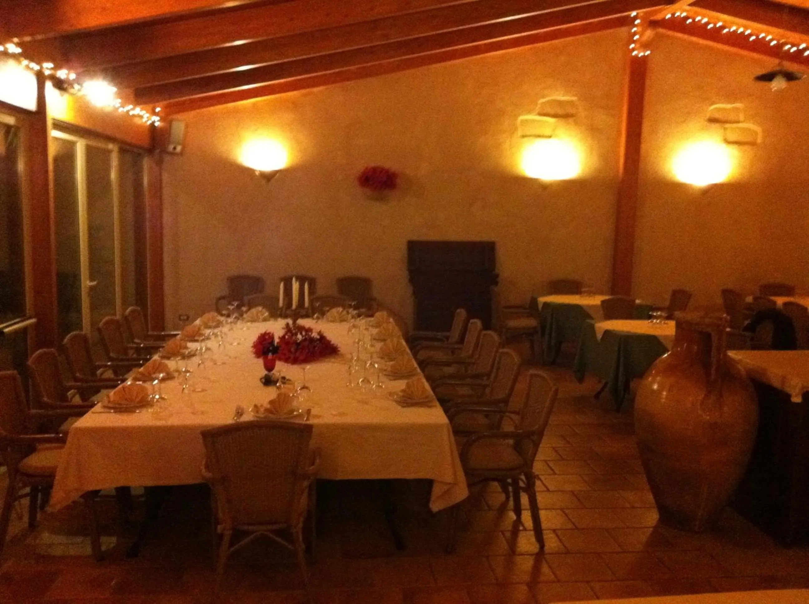 Restaurant/Places to Eat in Hotel dei Messapi