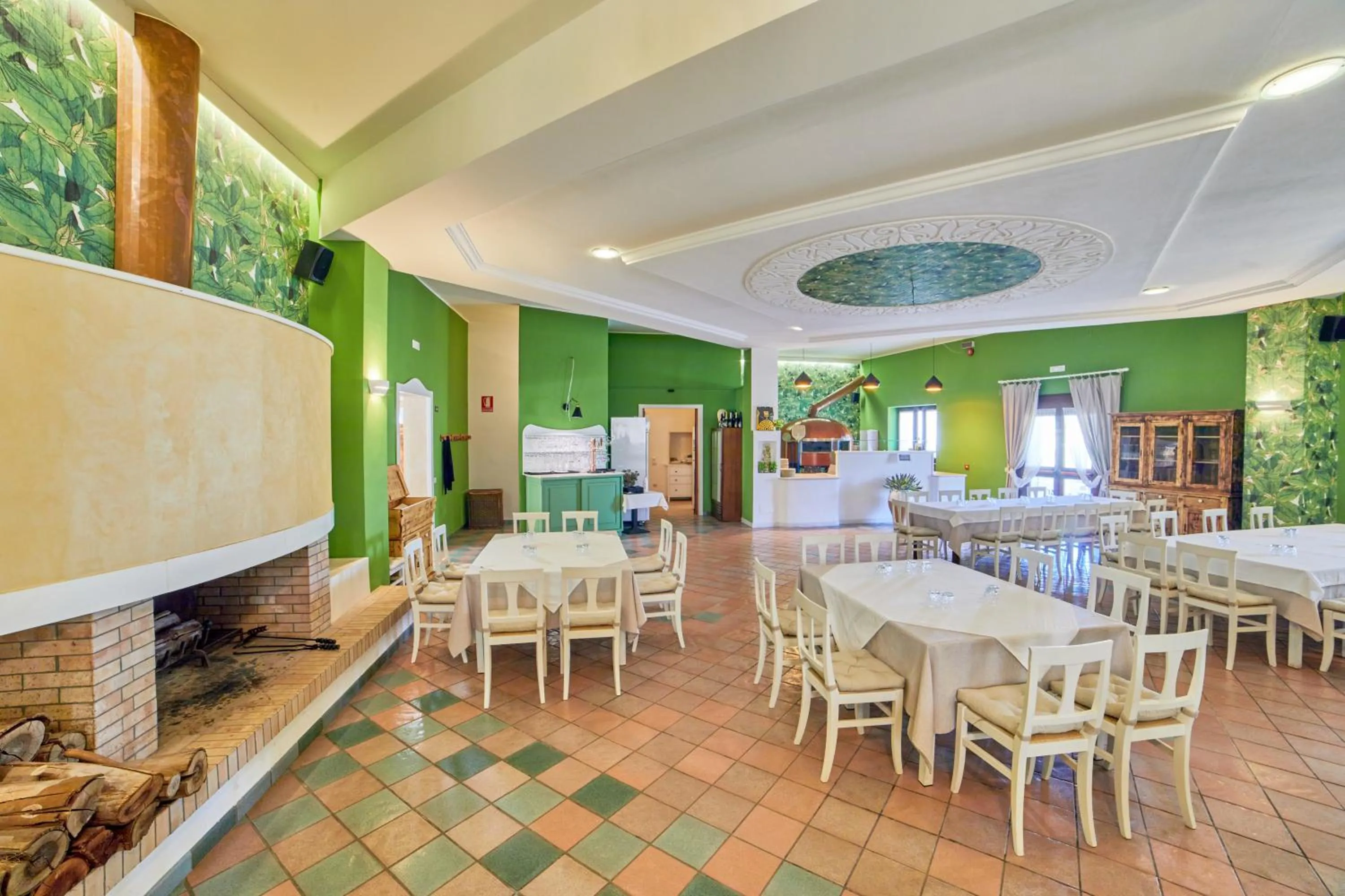 Restaurant/Places to Eat in Hotel dei Messapi