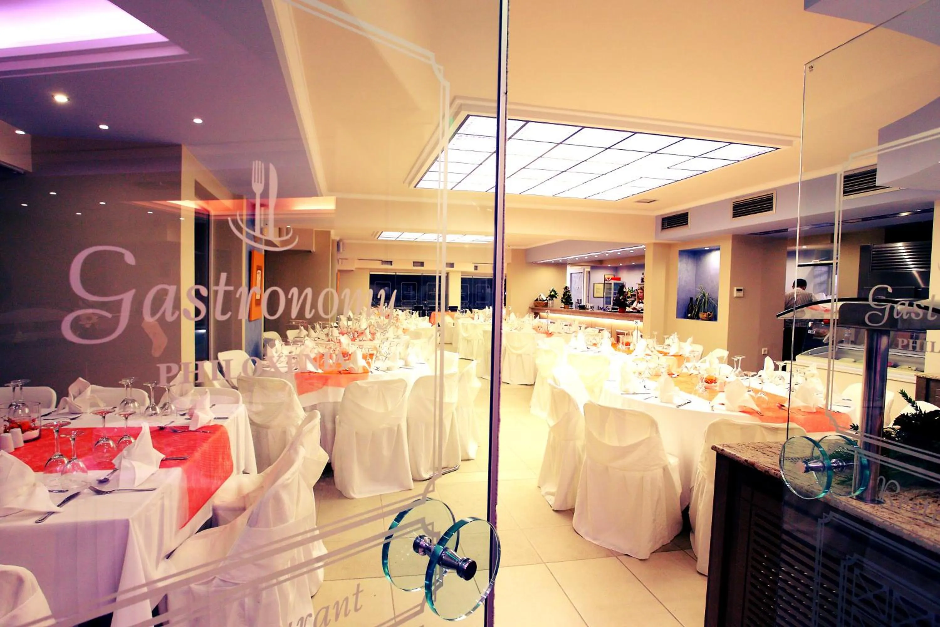 Restaurant/places to eat in Philoxenia Hotel