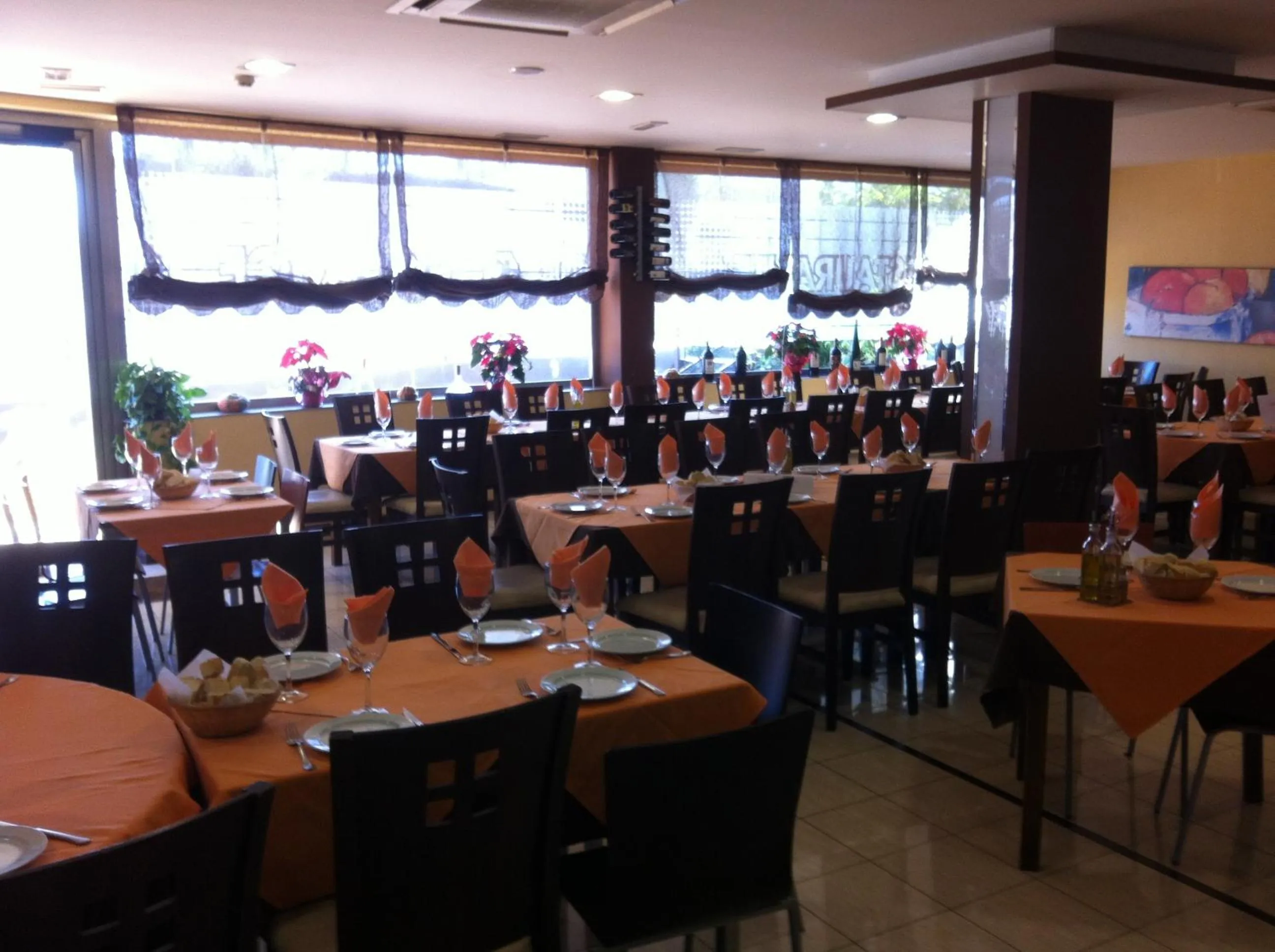 Restaurant/places to eat in Hotel El Cruce Moraleda