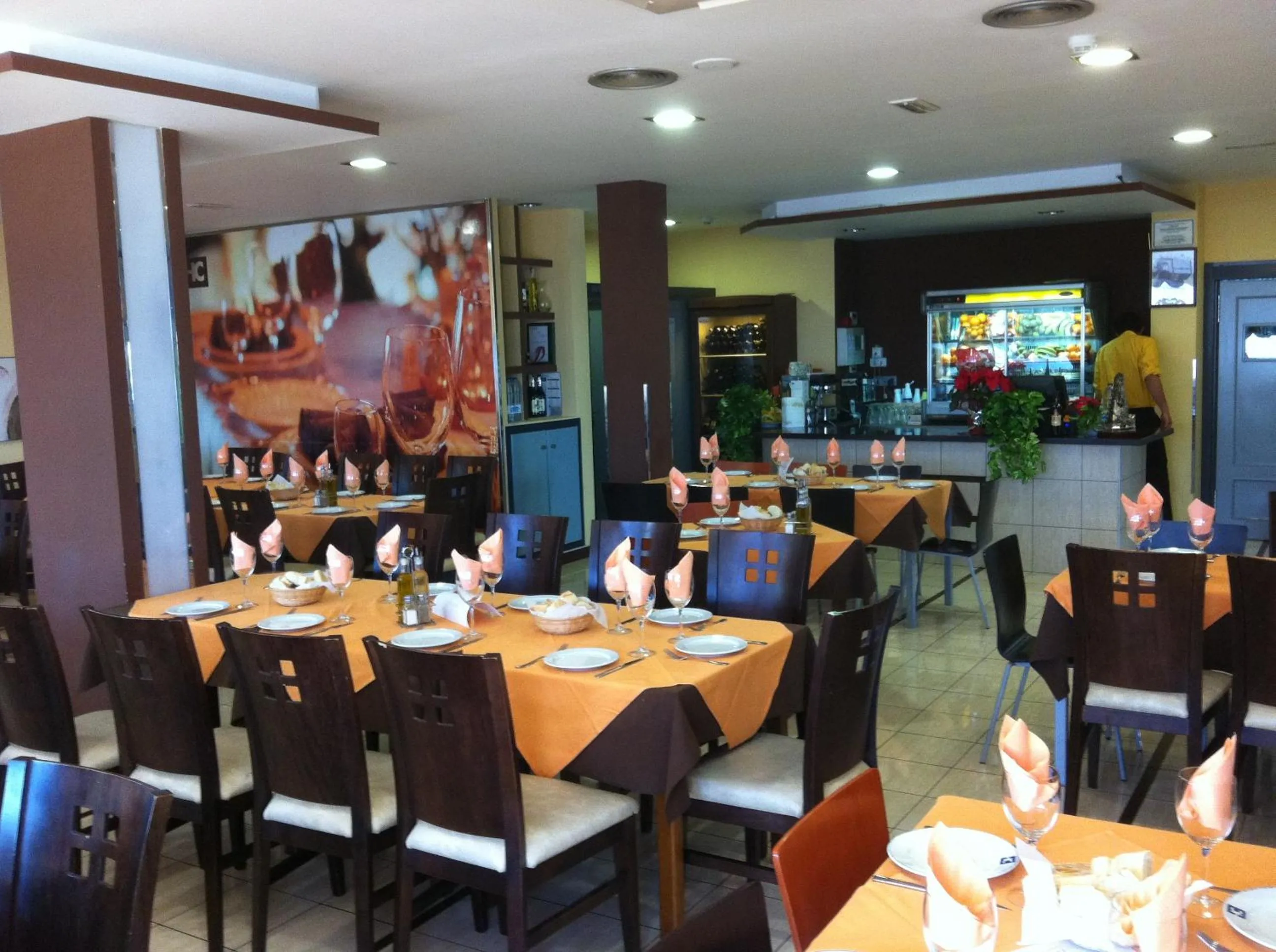 Restaurant/places to eat in Hotel El Cruce Moraleda