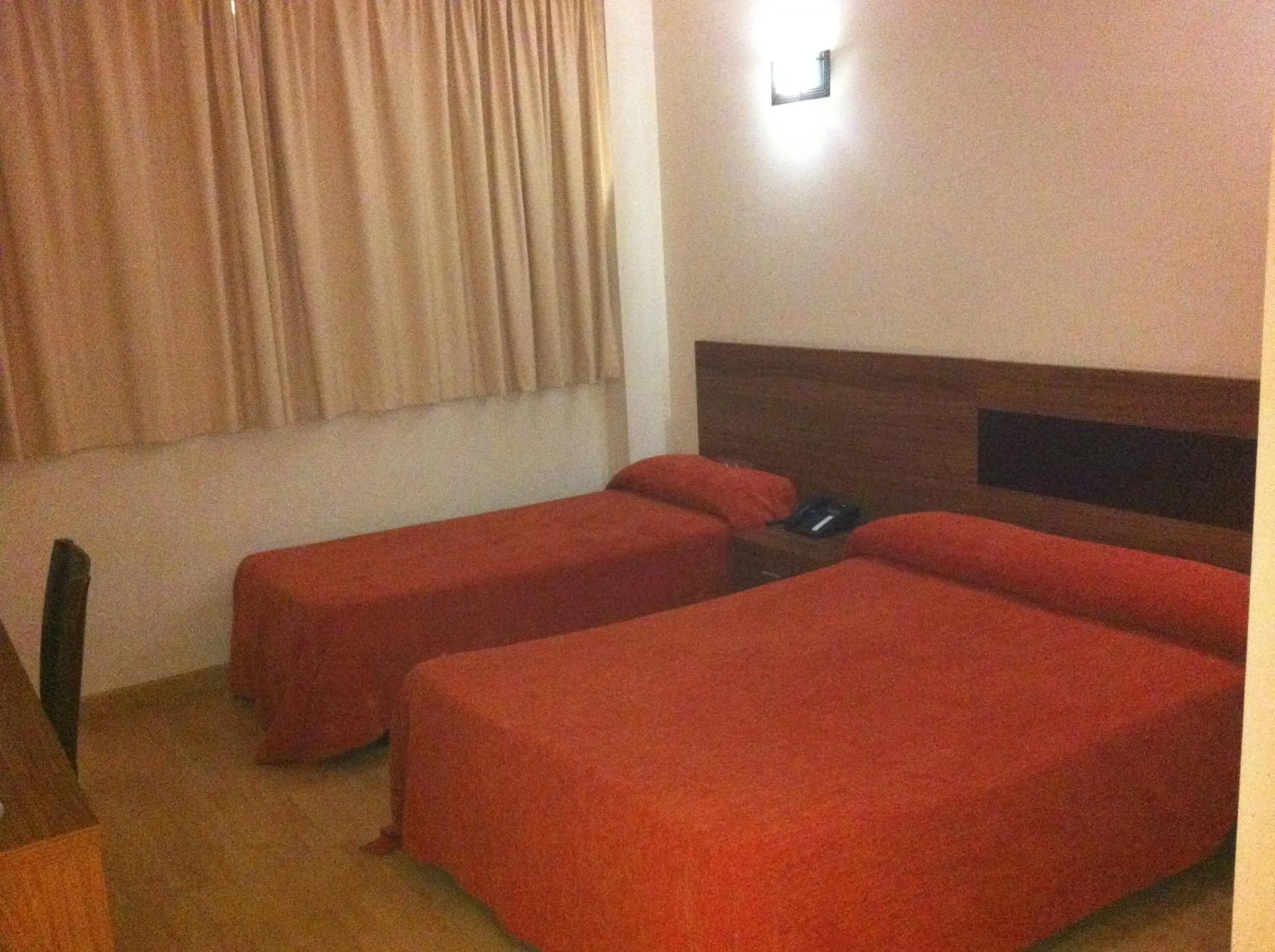 Photo of the whole room in Hotel El Cruce Moraleda
