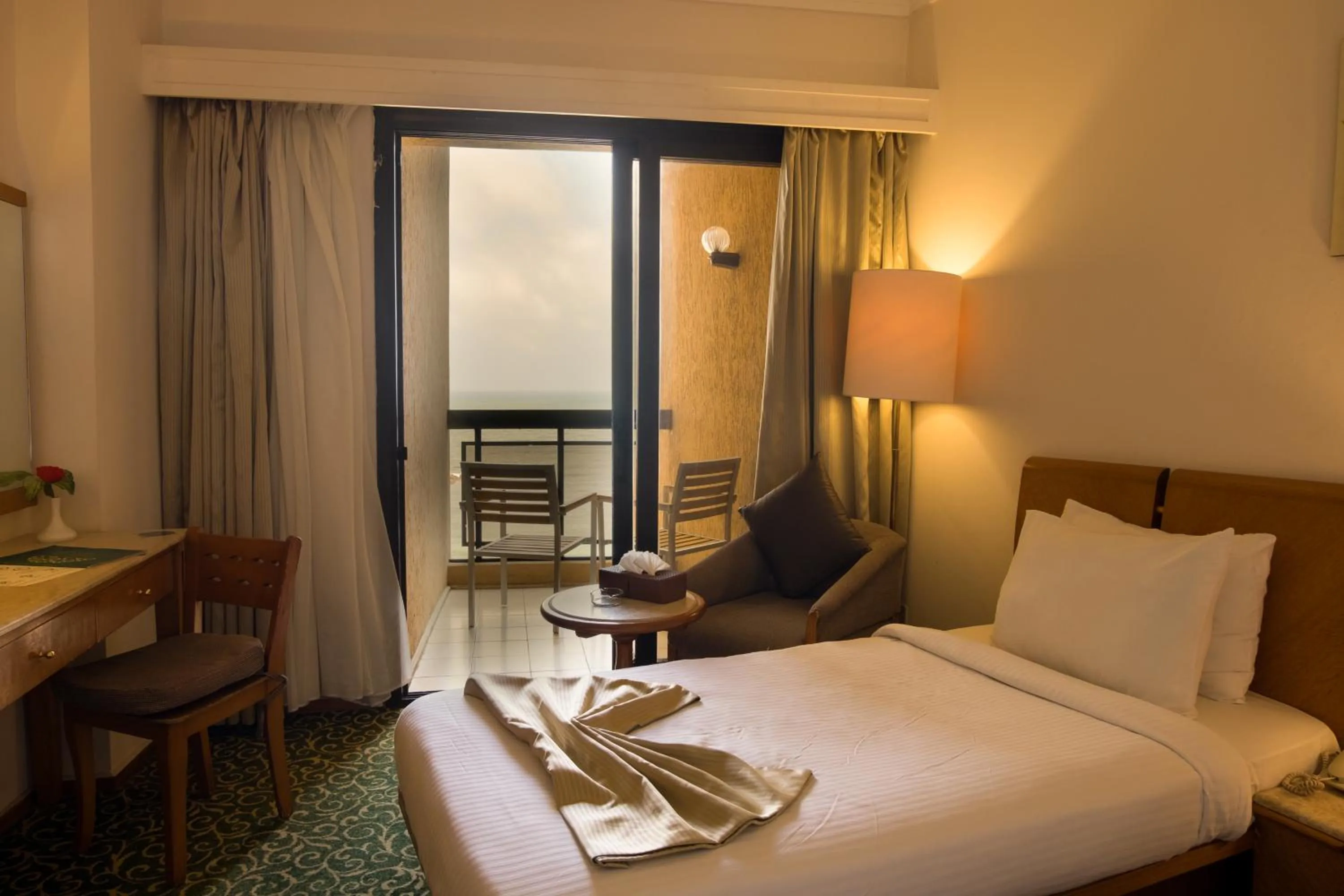 Bedroom, Bed in Plaza Hotel Alexandria