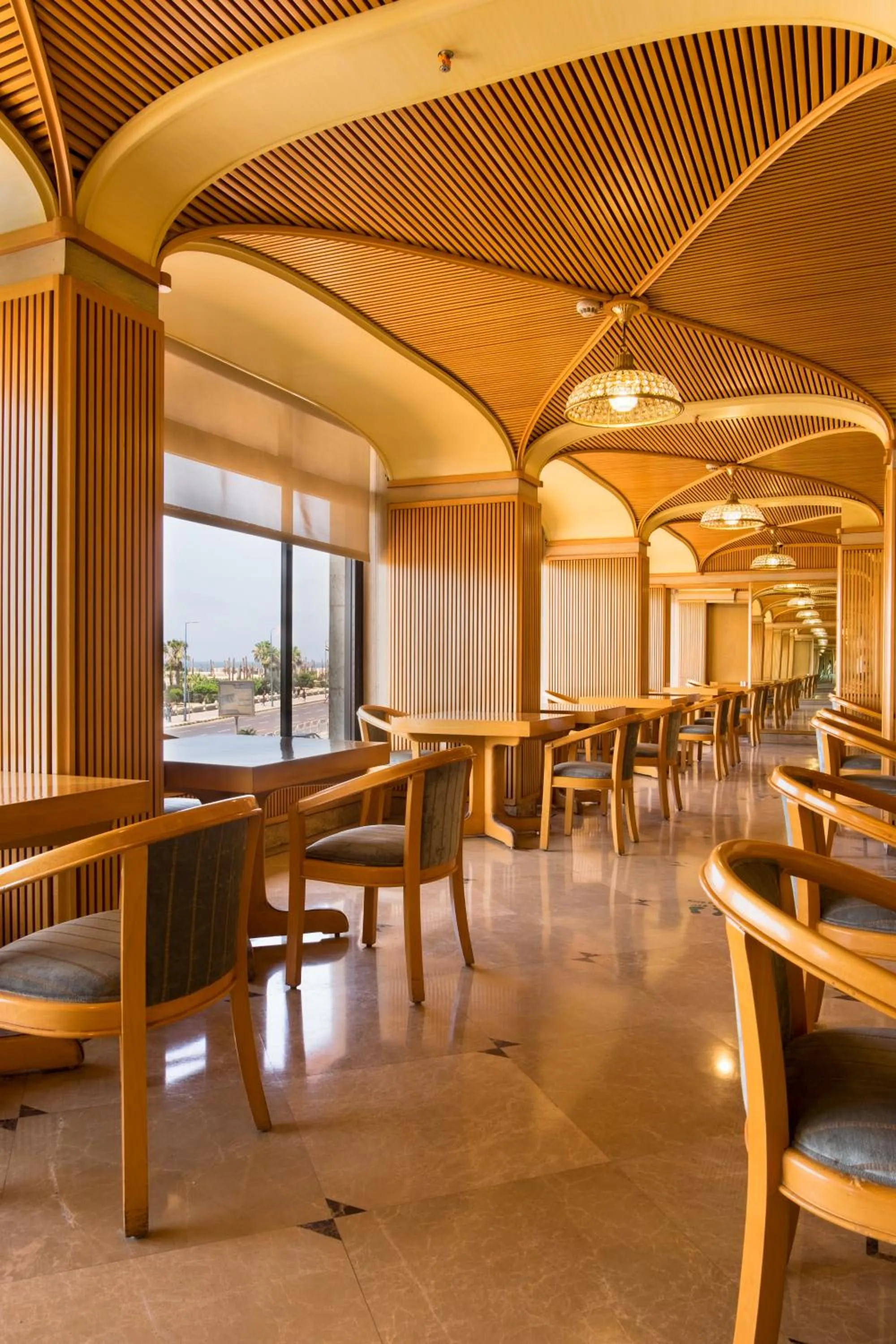 Restaurant/places to eat in Plaza Hotel Alexandria