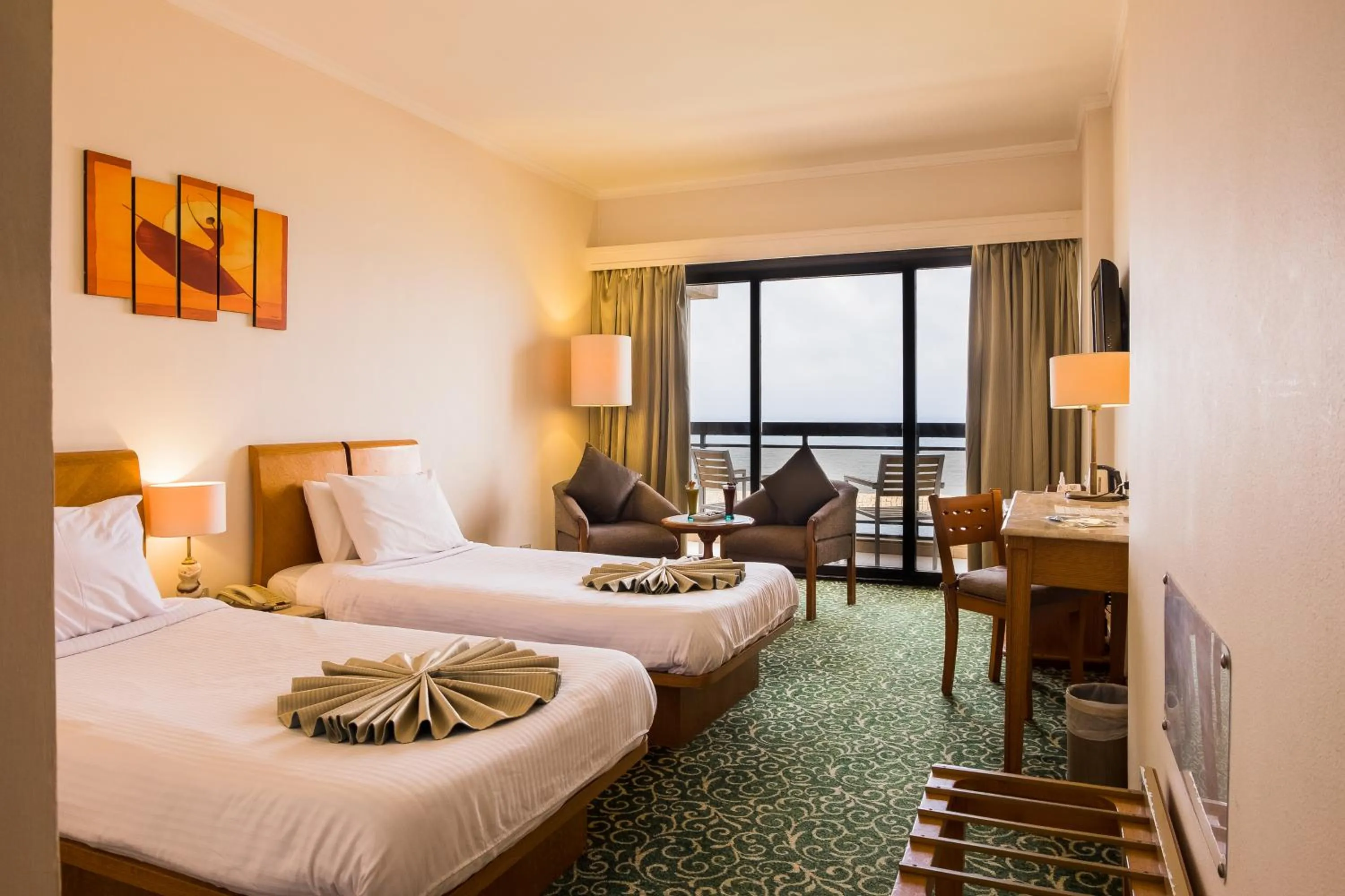 Photo of the whole room, Bed in Plaza Hotel Alexandria