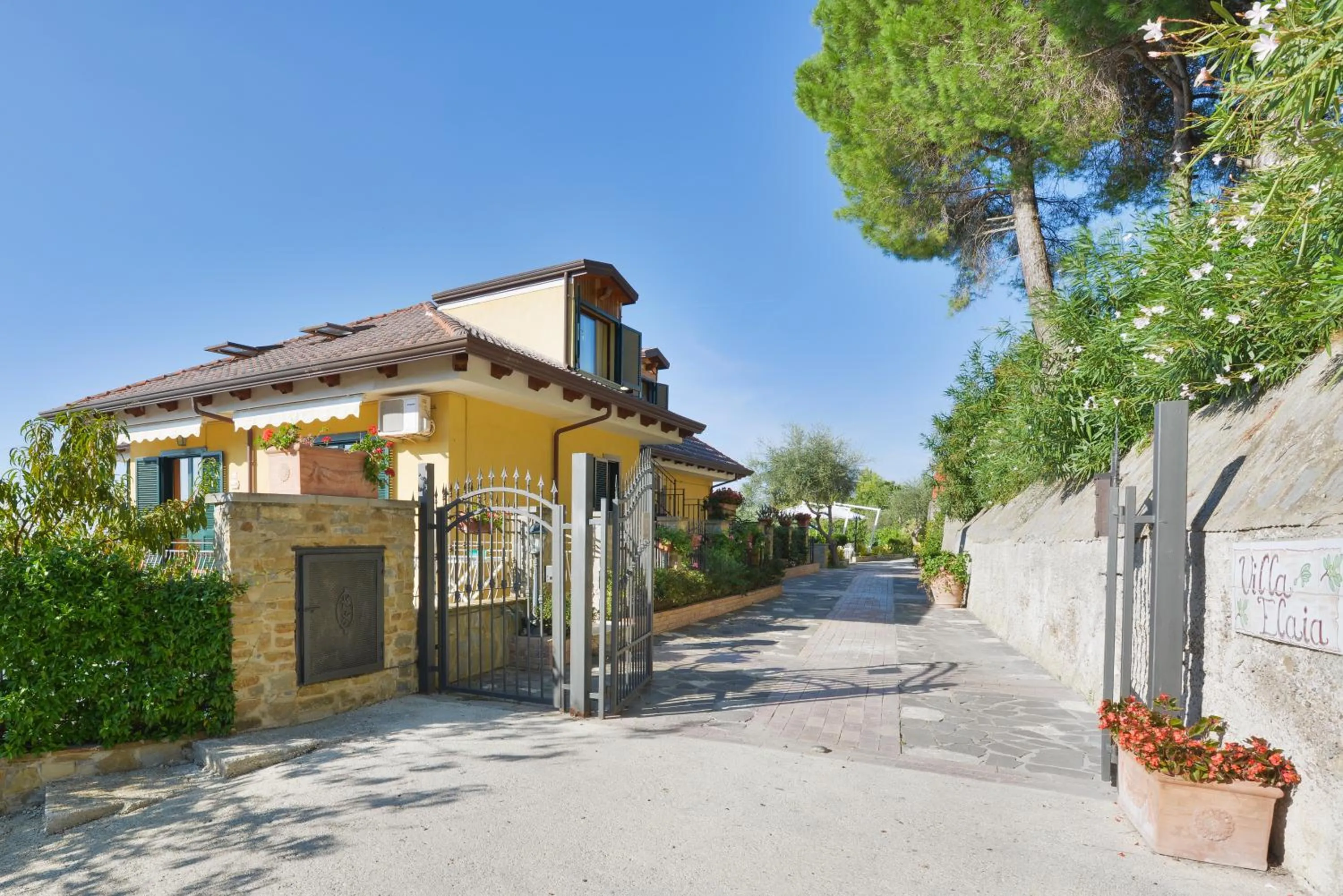 Garden in Villa Elaia