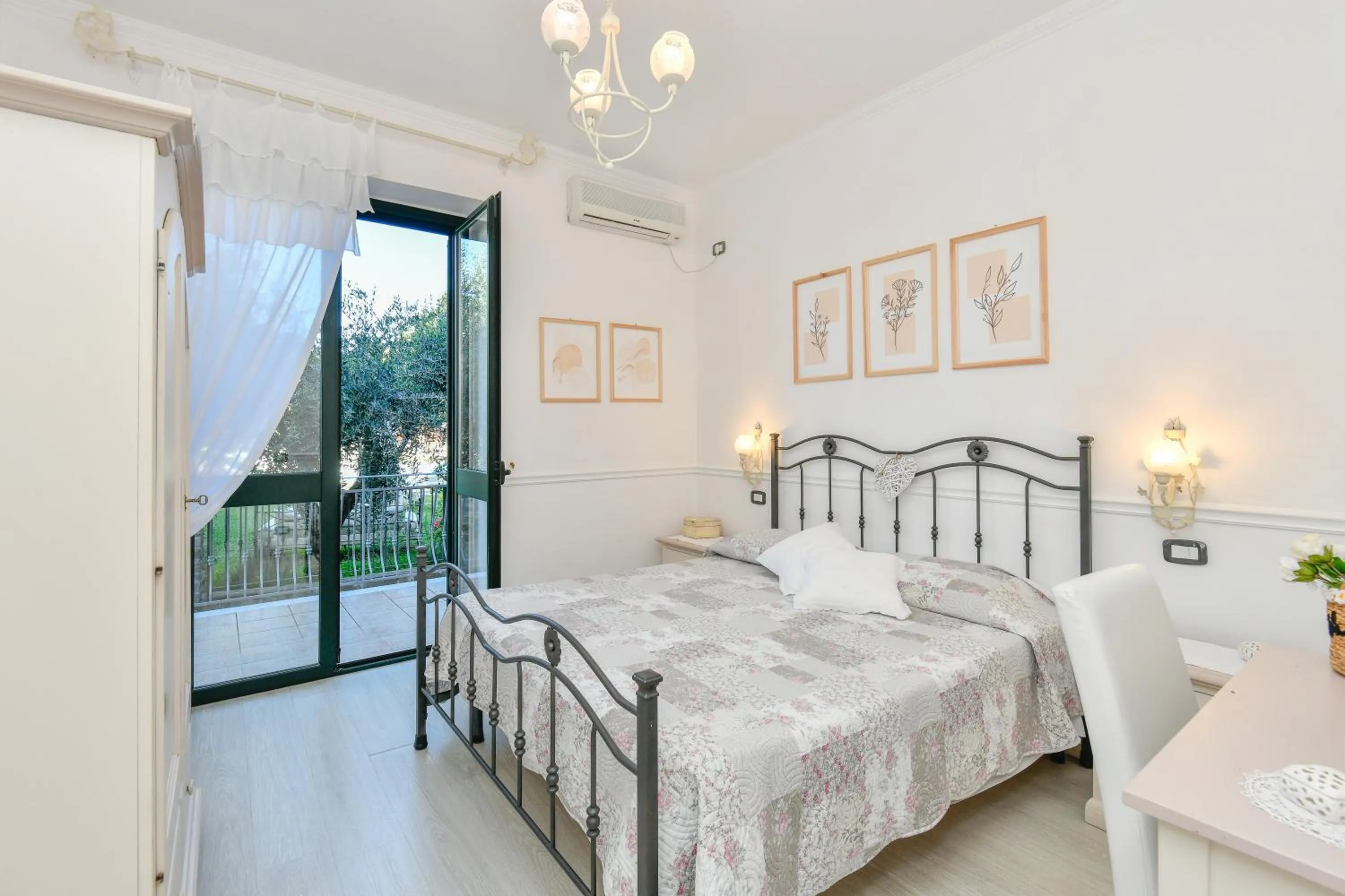 Bedroom, Bed in Villa Elaia