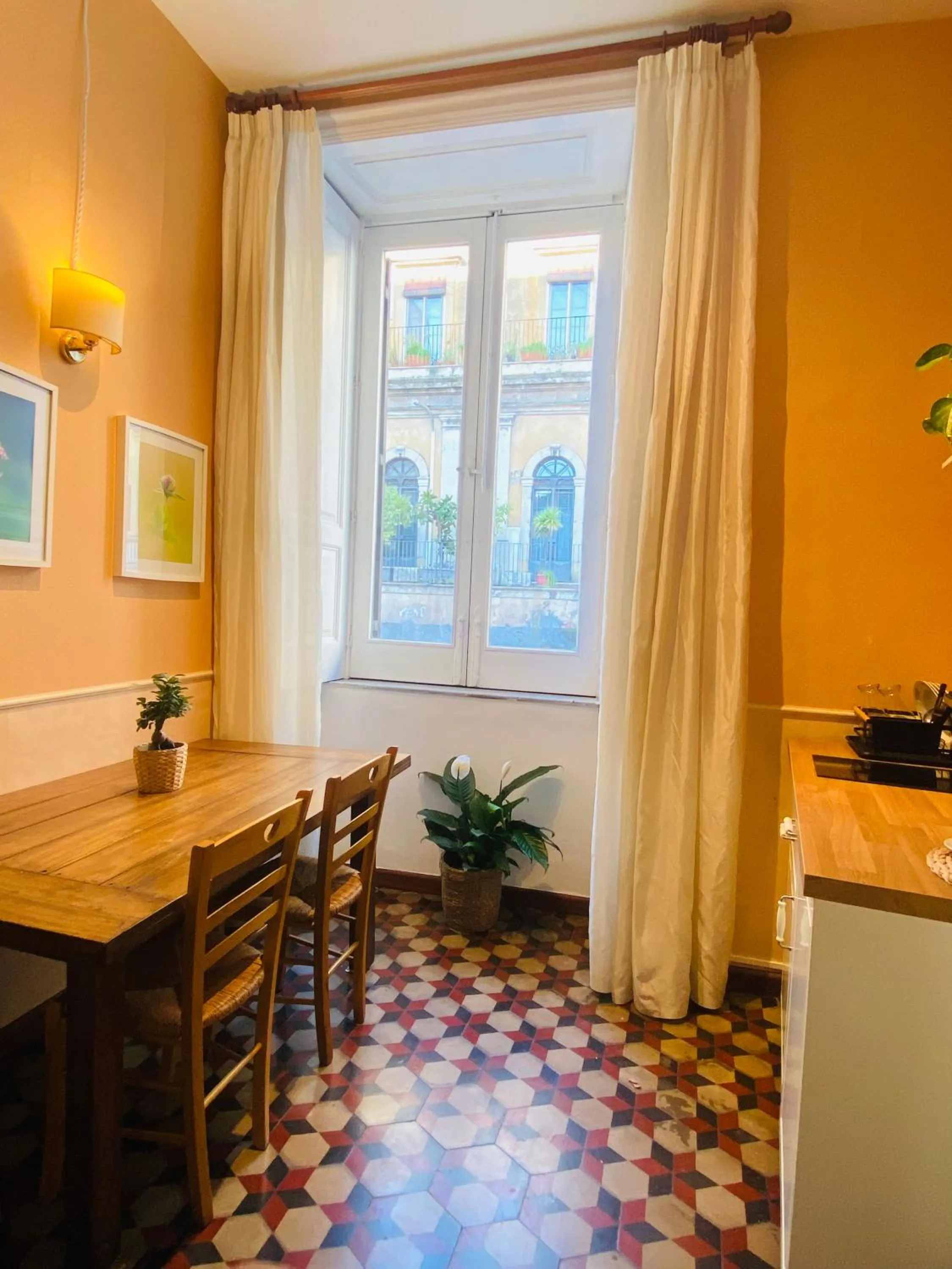 Kitchen or kitchenette in Inn The Garden