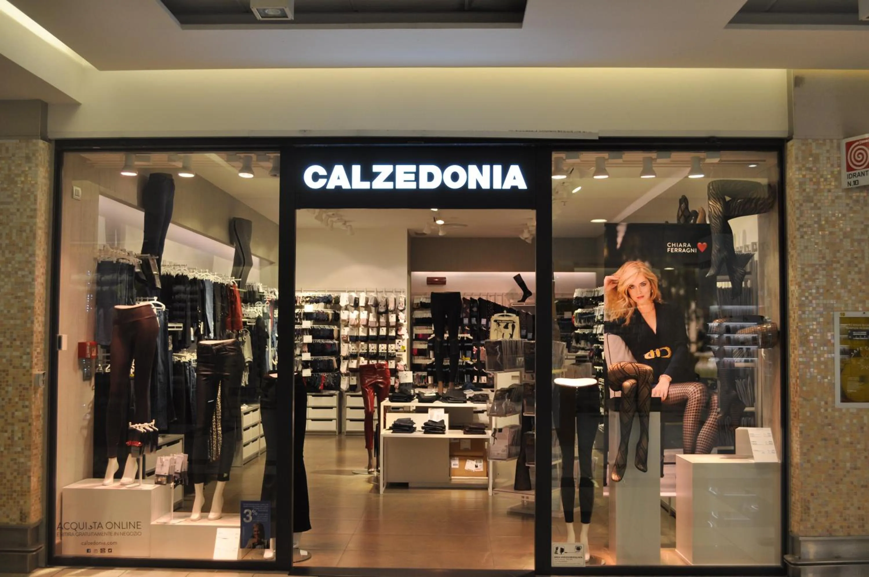 Shopping Area in Giramondo Gold Airport