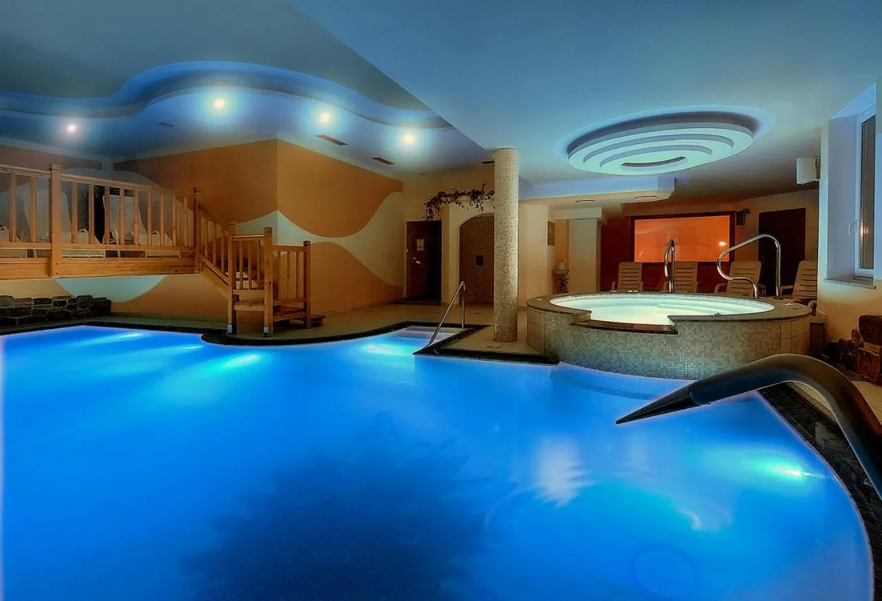 Swimming pool in Hotel Negritella