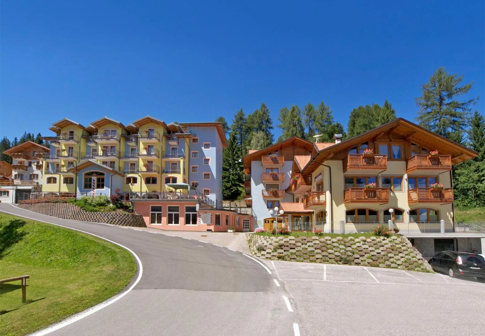 Facade/entrance in Hotel Negritella