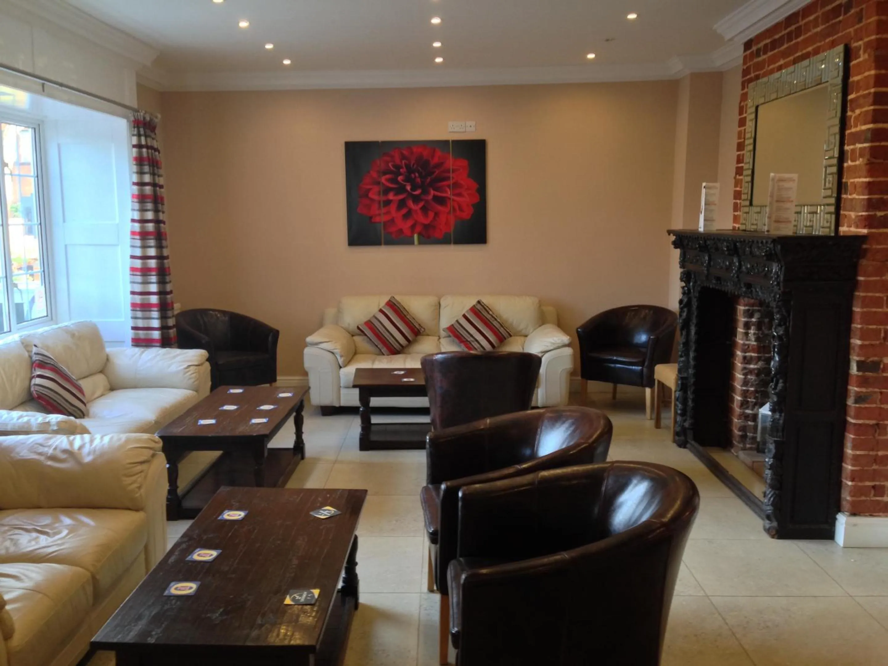 Living room in The Royal Hotel