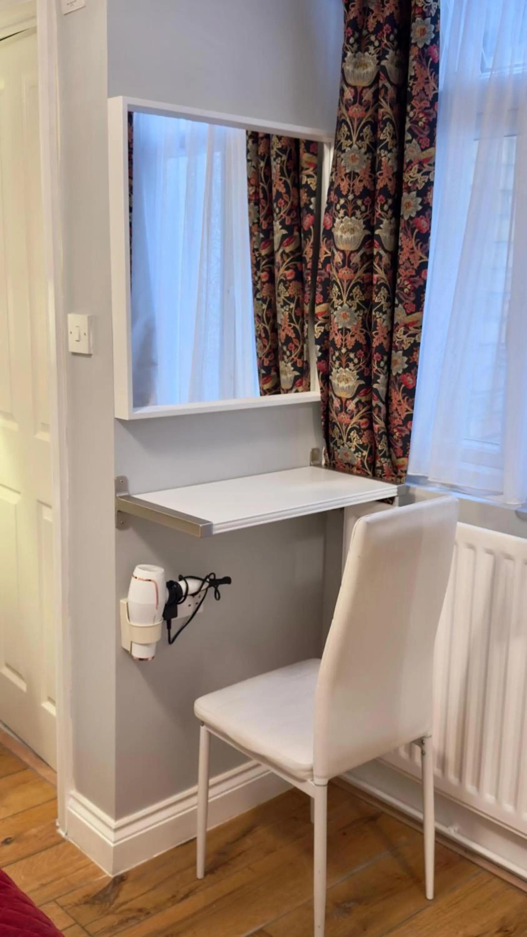 Seating area in Classic Hyde Park Hotel