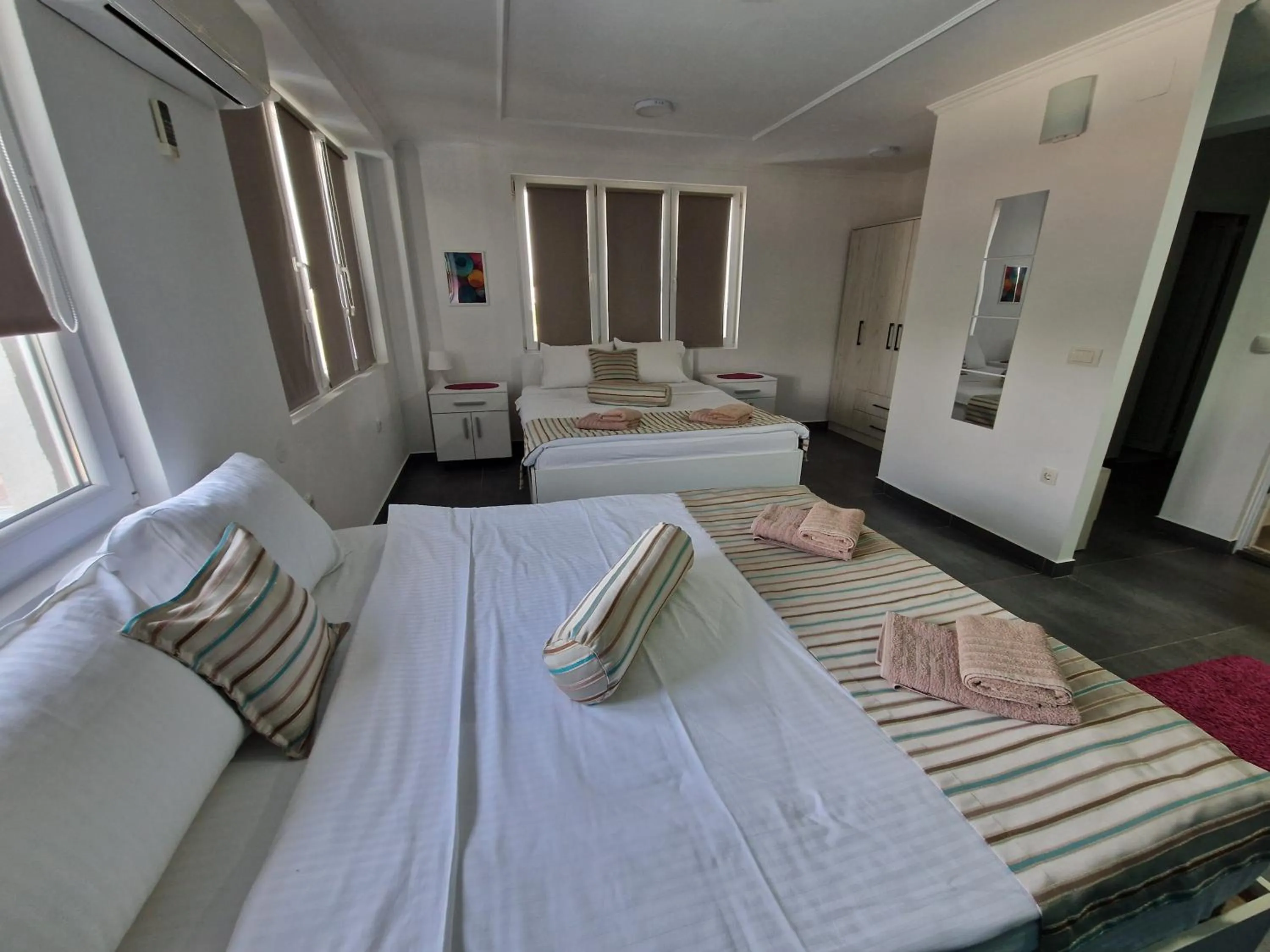 Living room, Bed in Flamingo Resort