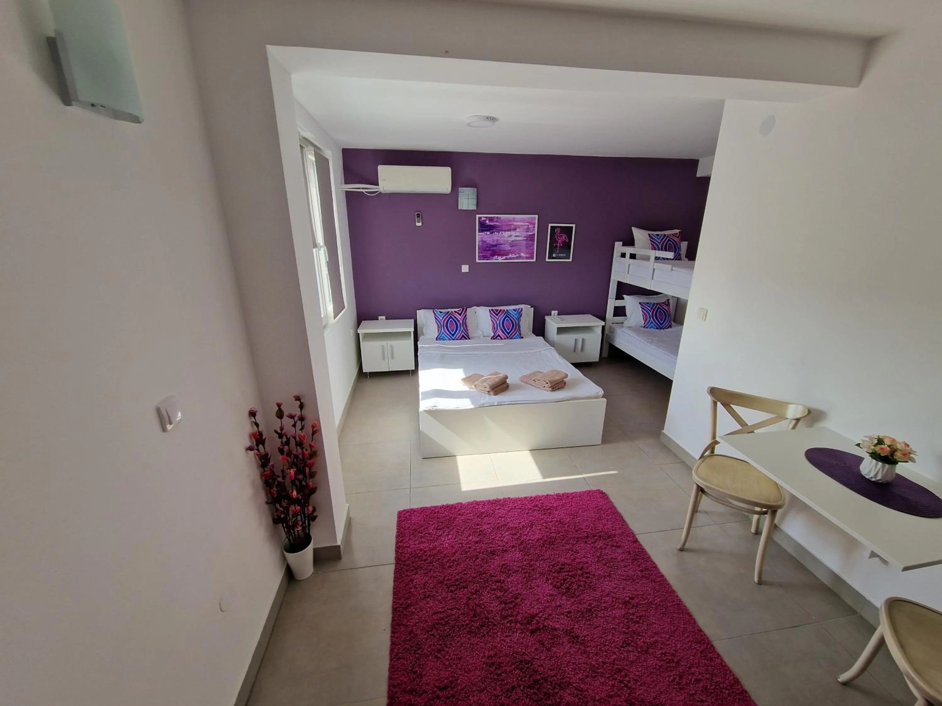 Photo of the whole room, Bed in Flamingo Resort