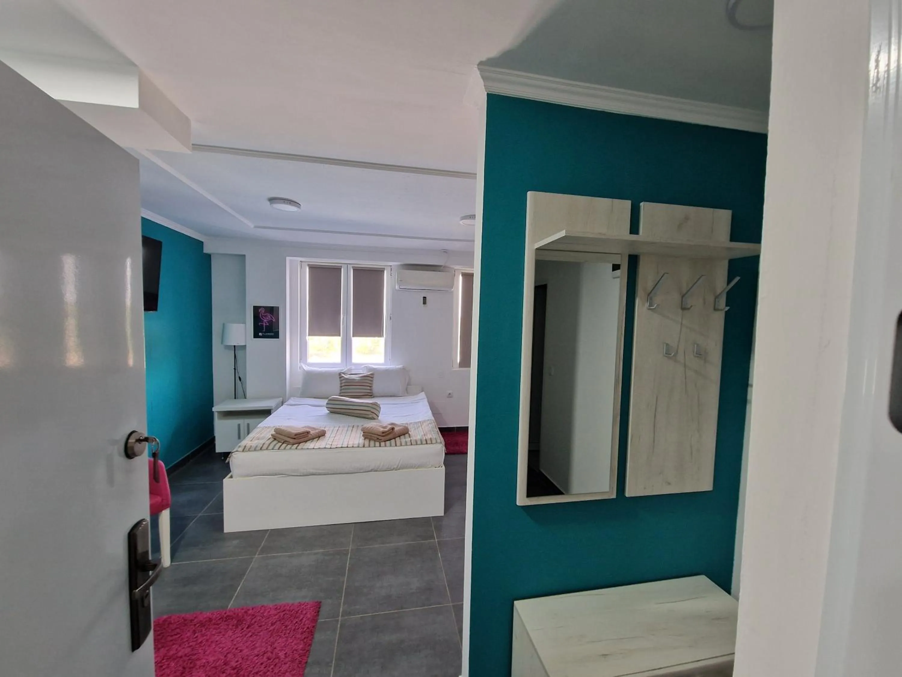 Photo of the whole room, Bed in Flamingo Resort