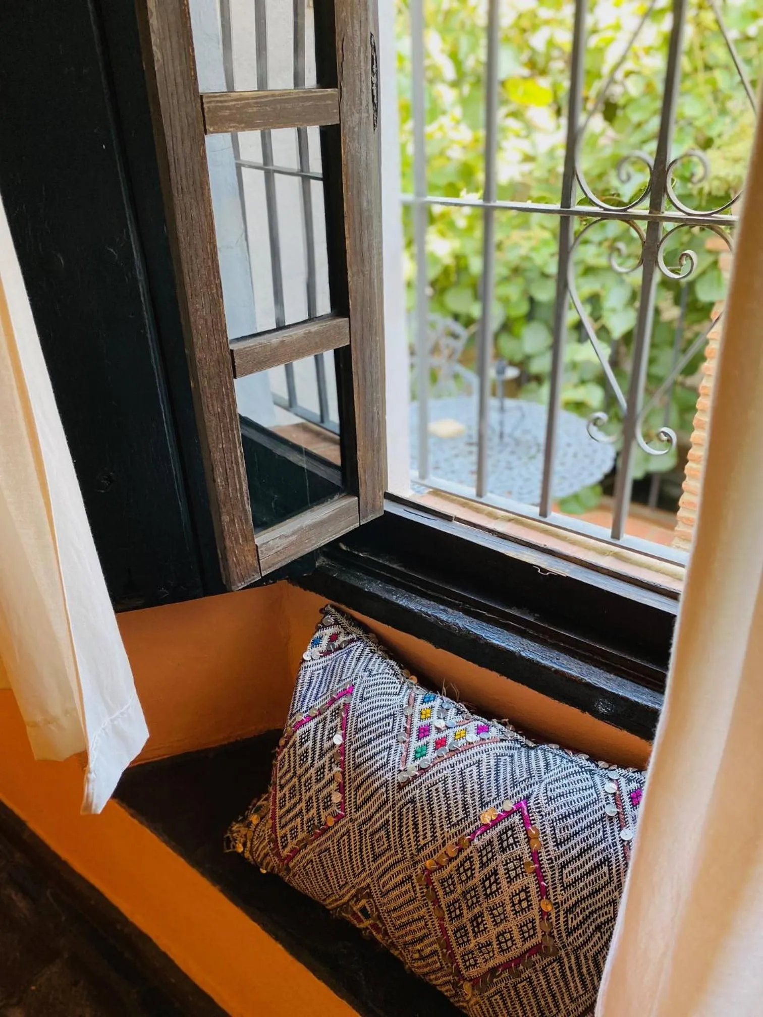 View (from property/room), Bed in Posada La Casa Grande