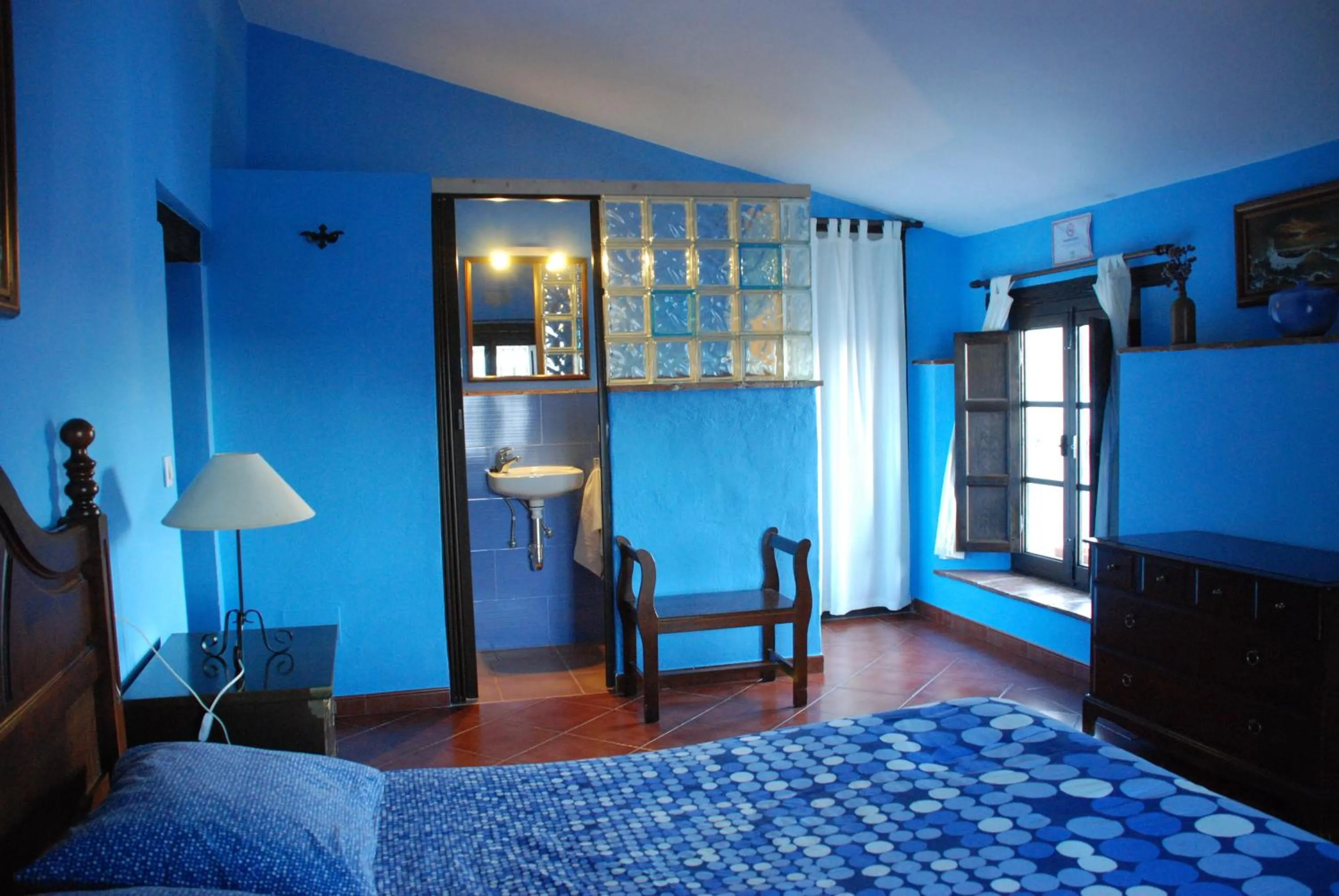 Bedroom, TV/Entertainment Center in Posada La Casa Grande