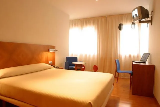 Photo of the whole room, Bed in AB Murias Blancas