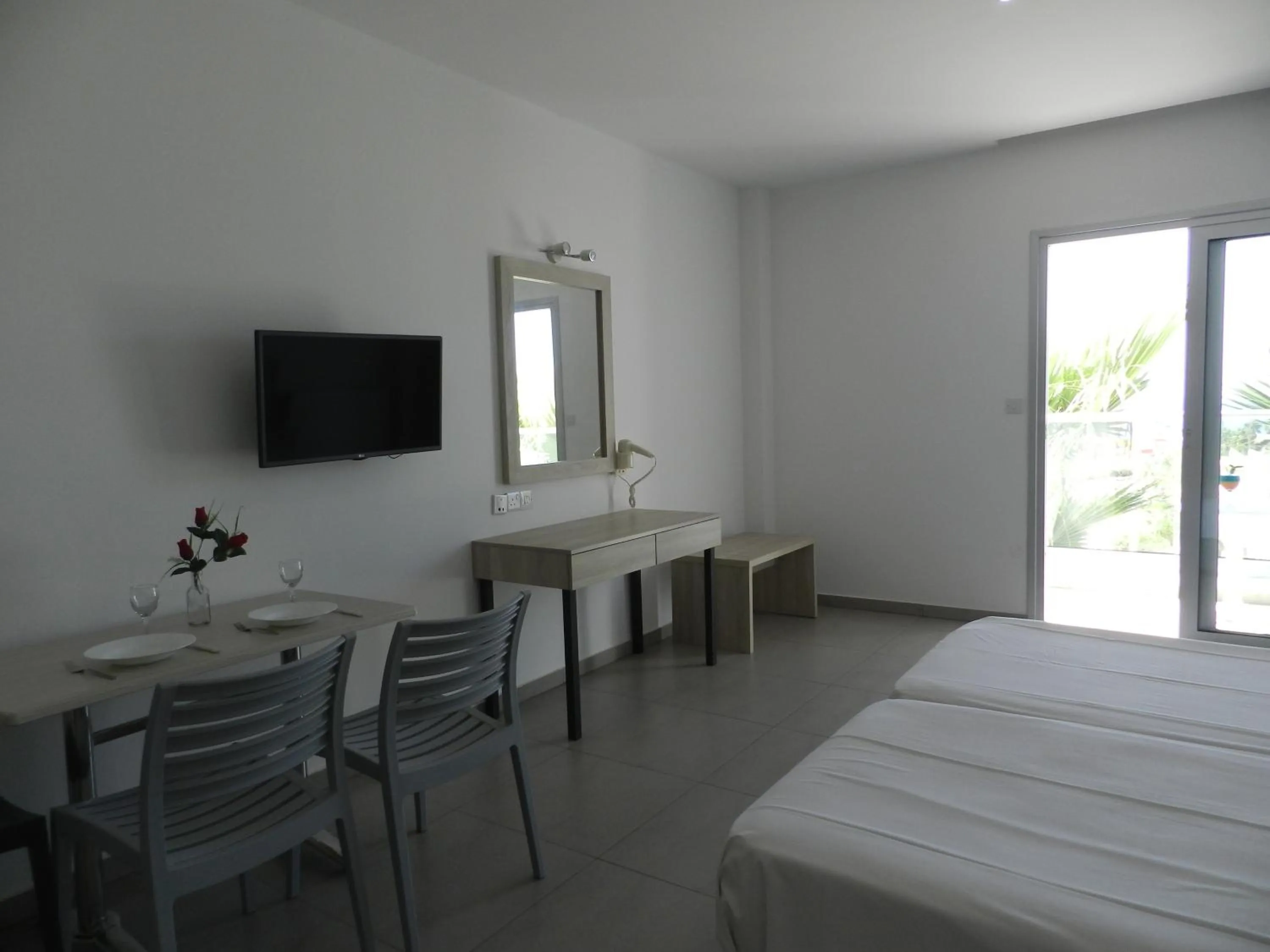 Bed in Evabelle Napa Hotel Apartments