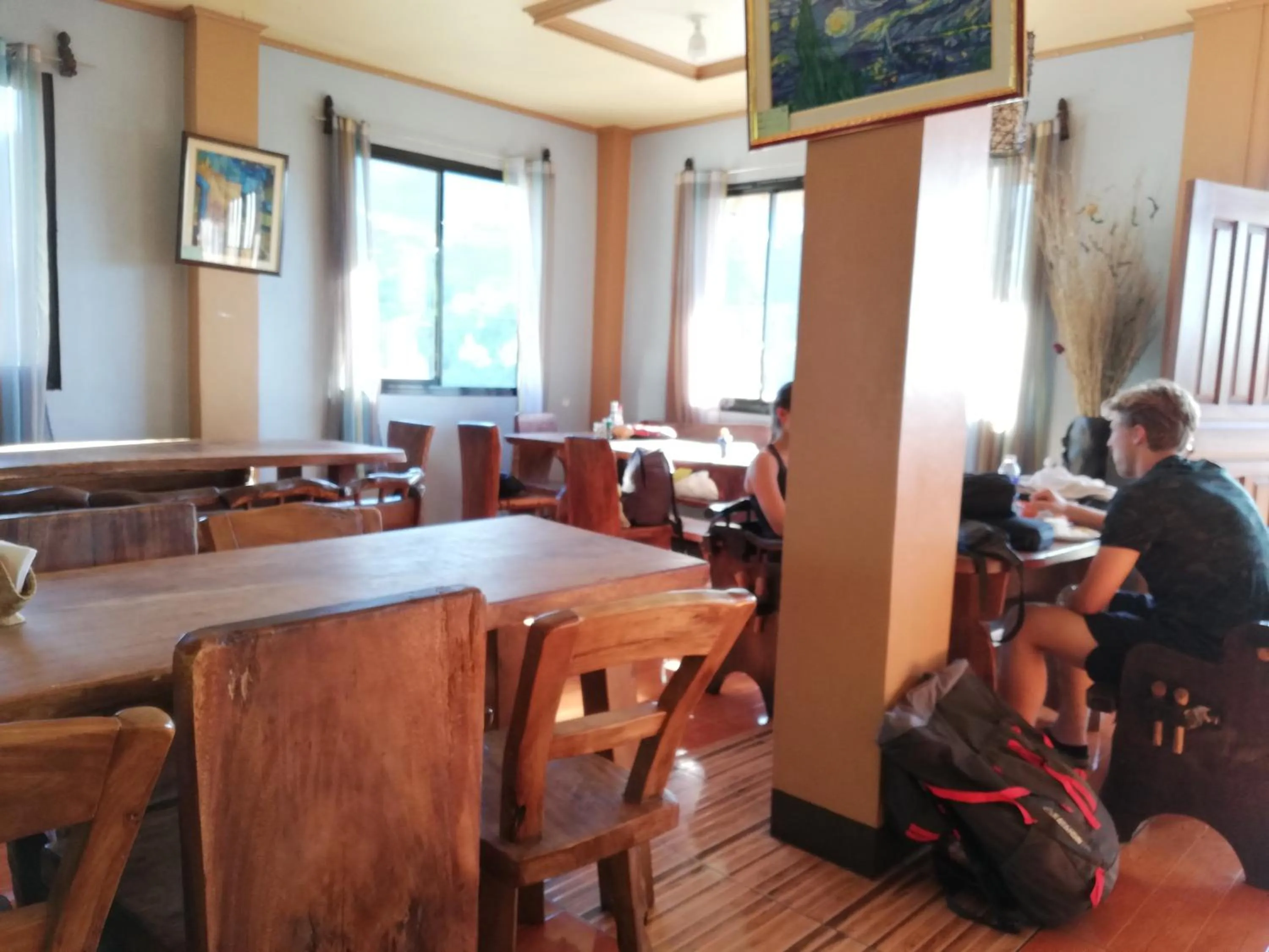 Food and drinks in 7th Heaven Lodge and Cafe