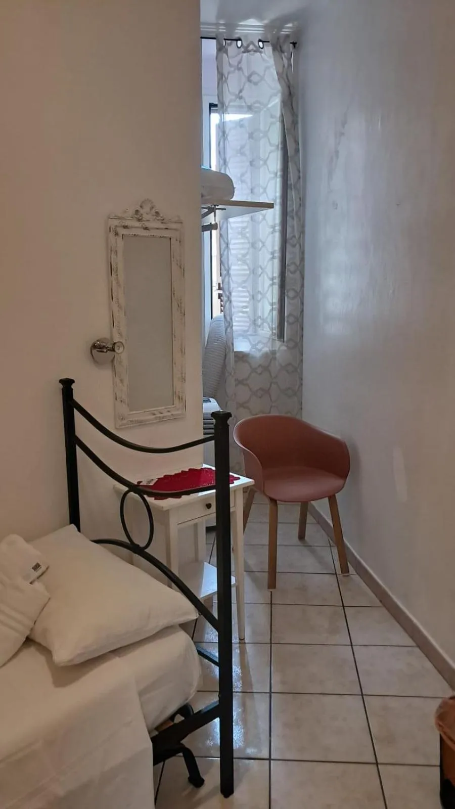 Bedroom, Bed in In the Center Guesthouse