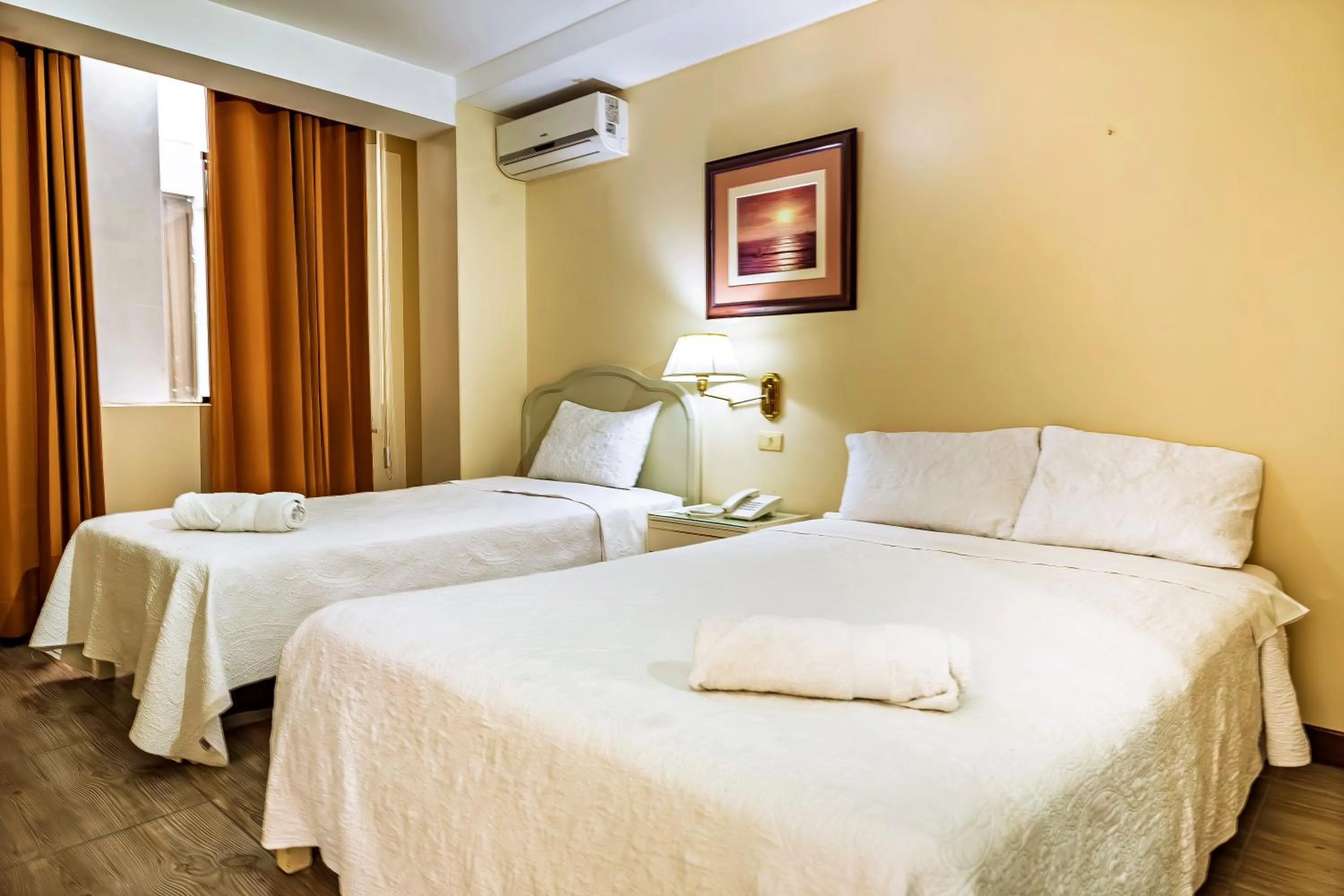 Bed in Gran Bolivar Hotel - Trujillo, Perú