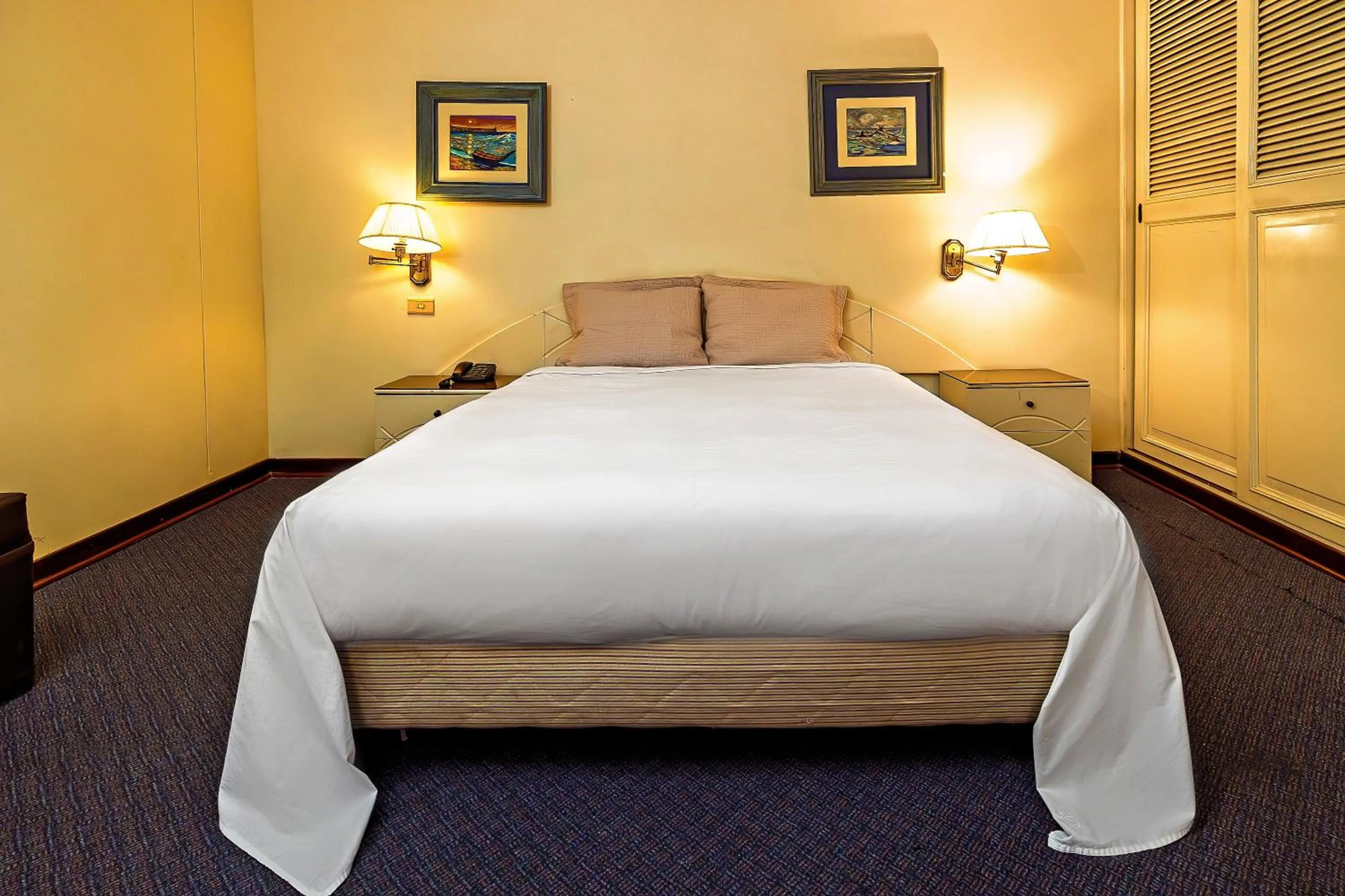 Bed in Gran Bolivar Hotel - Trujillo, Perú