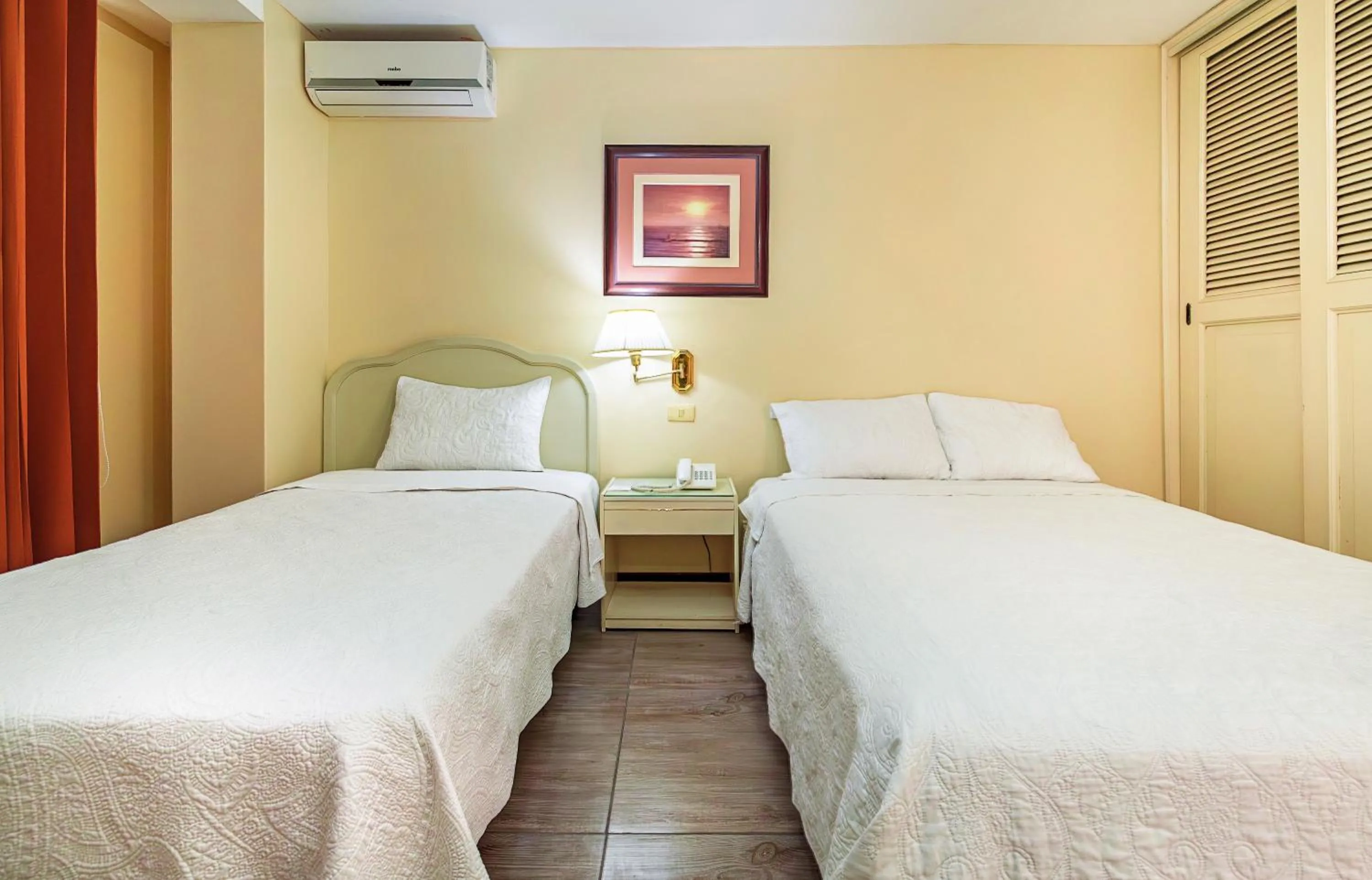 Bed in Gran Bolivar Hotel - Trujillo, Perú