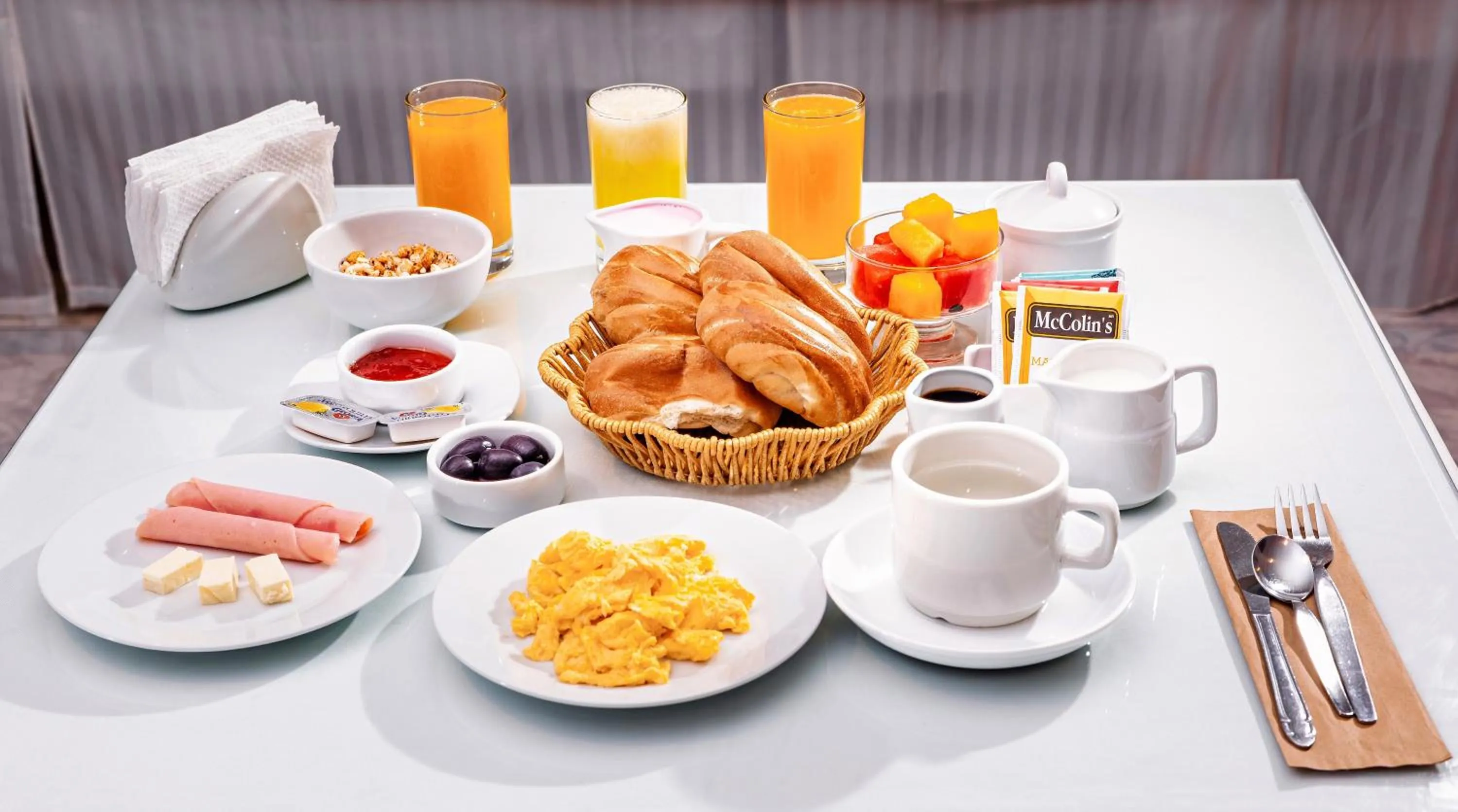 Food and drinks in Gran Bolivar Hotel - Trujillo, Perú