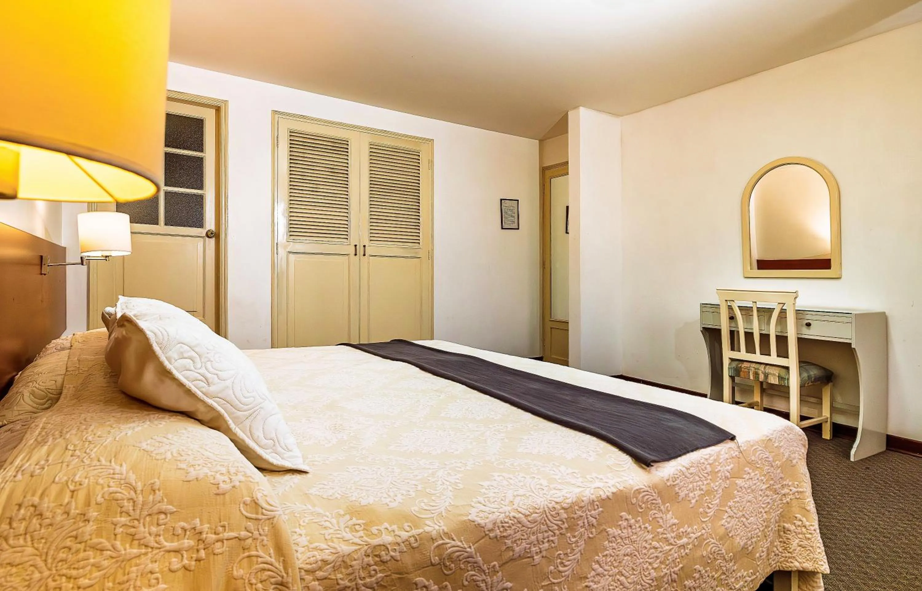 Bed in Gran Bolivar Hotel - Trujillo, Perú