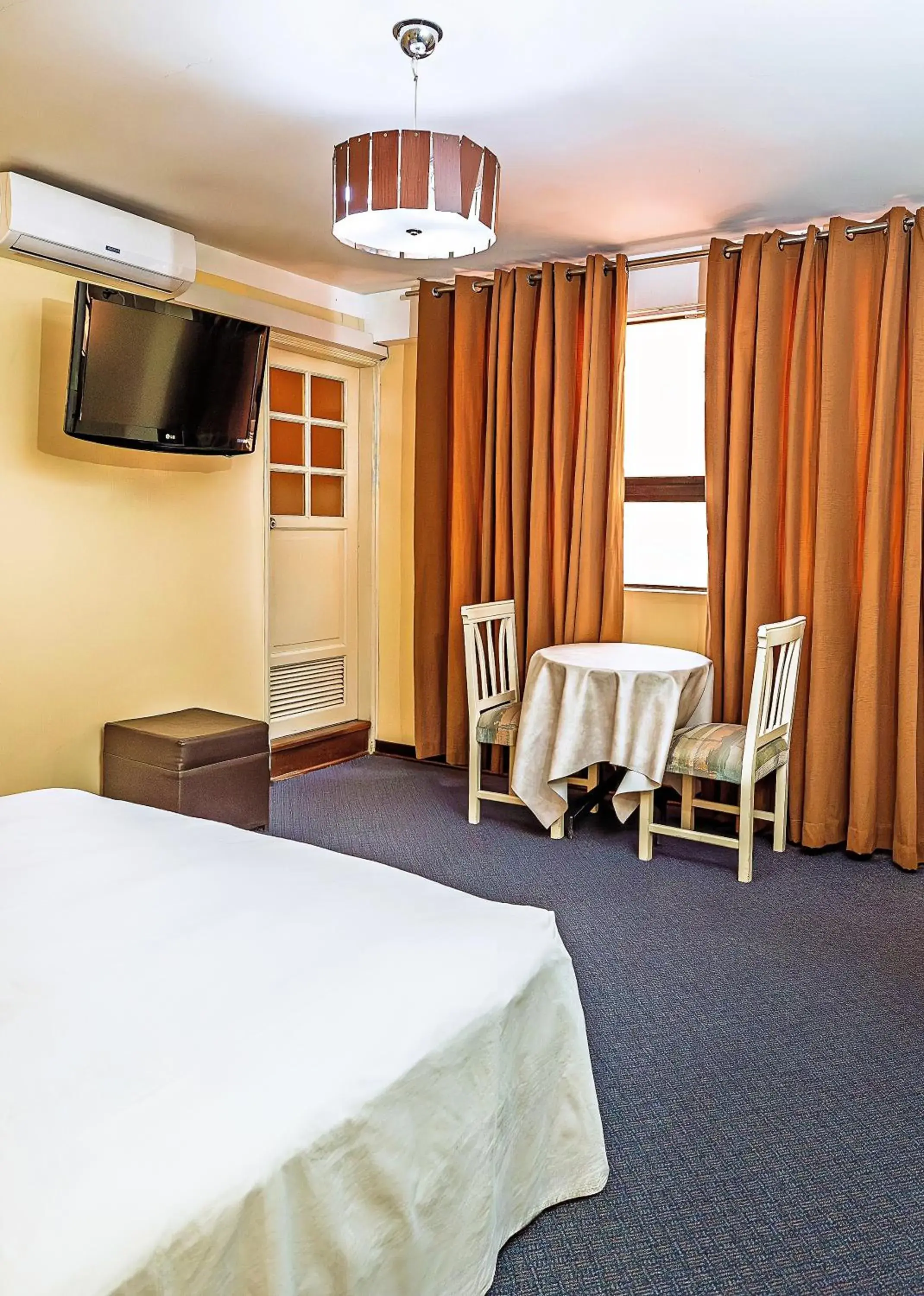 Economy Single Room in Gran Bolivar Hotel - Trujillo, Perú Economy Single Room in Gran Bolivar Hotel - Trujillo, Perú