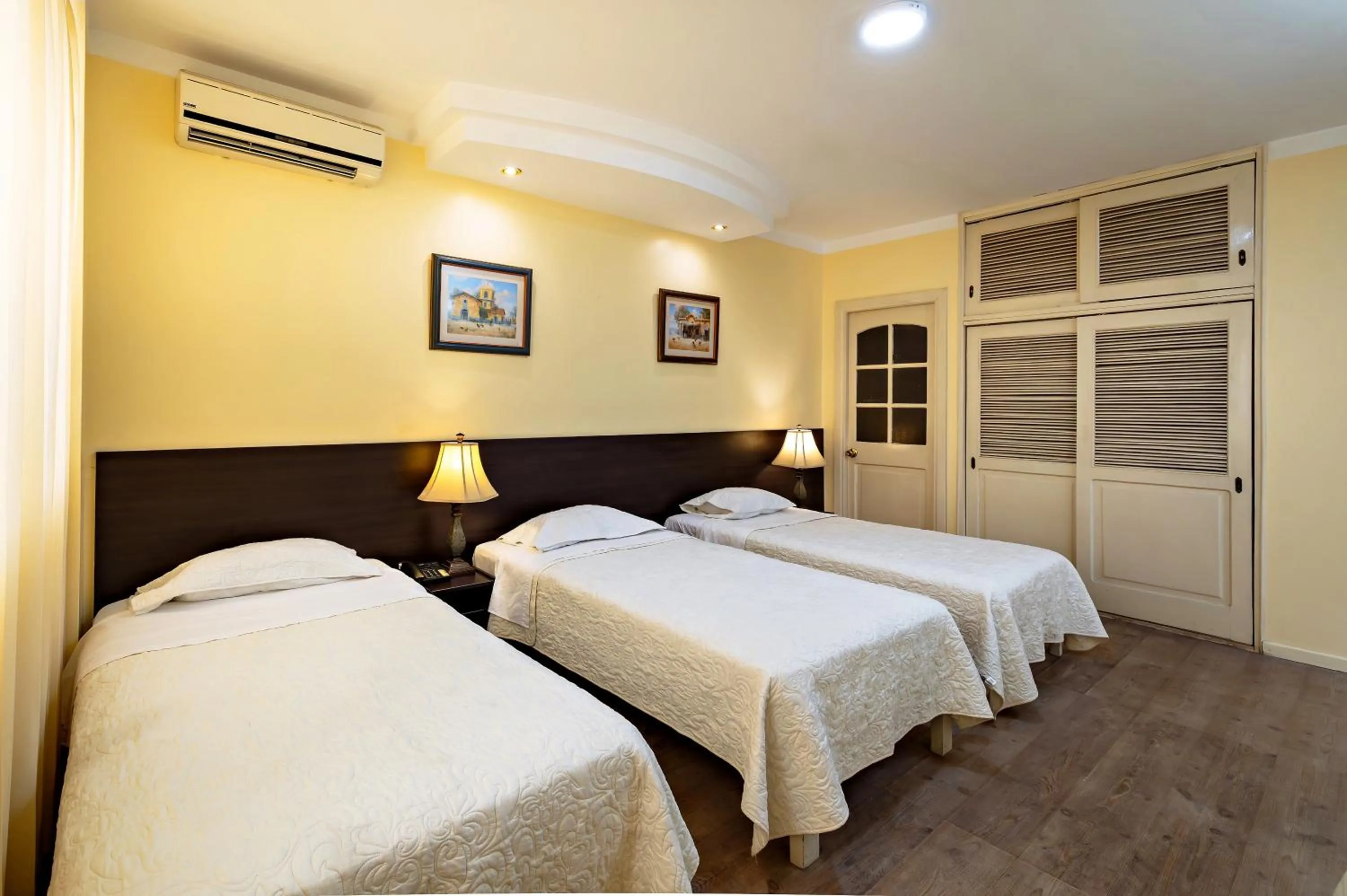 Bed in Gran Bolivar Hotel - Trujillo, Perú