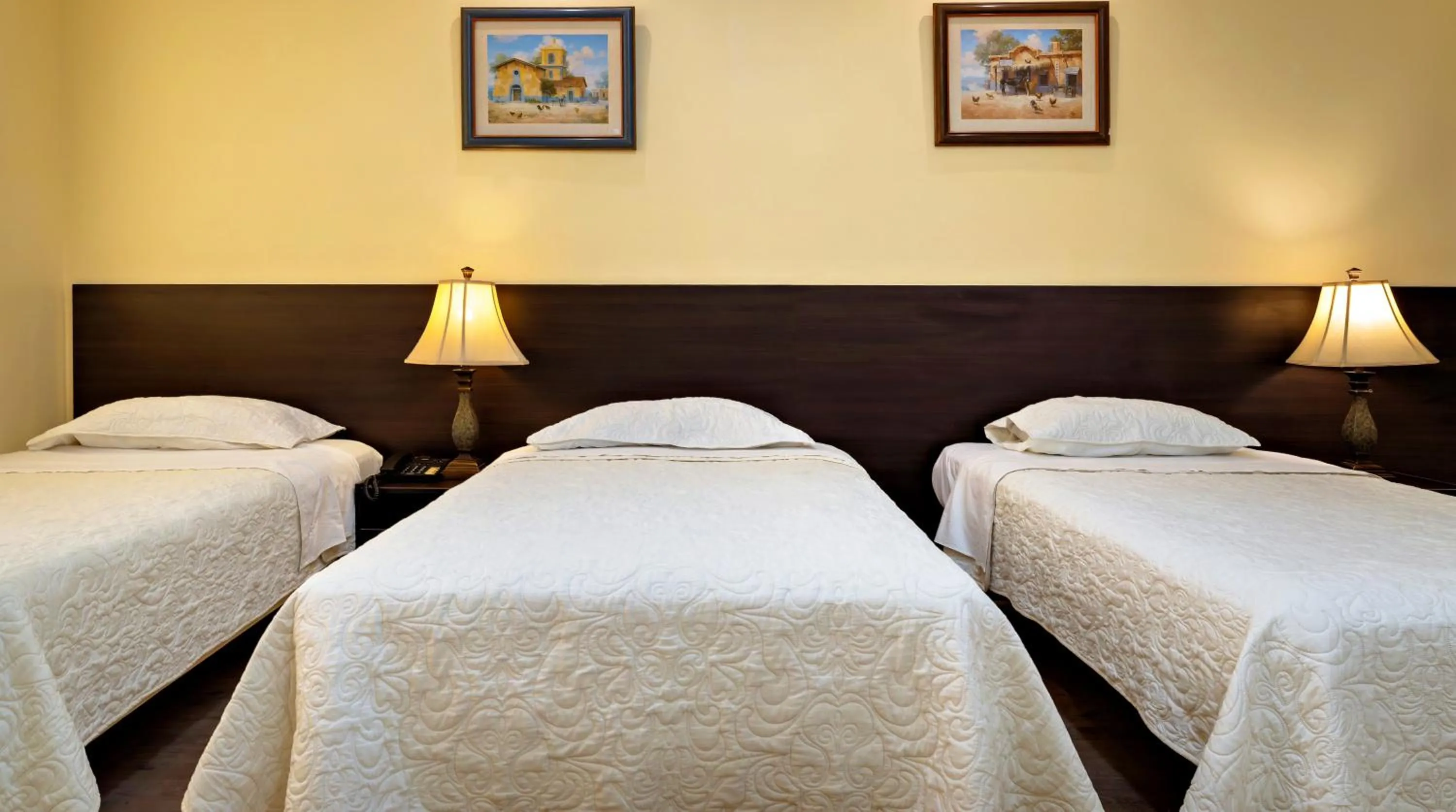 Bed in Gran Bolivar Hotel - Trujillo, Perú