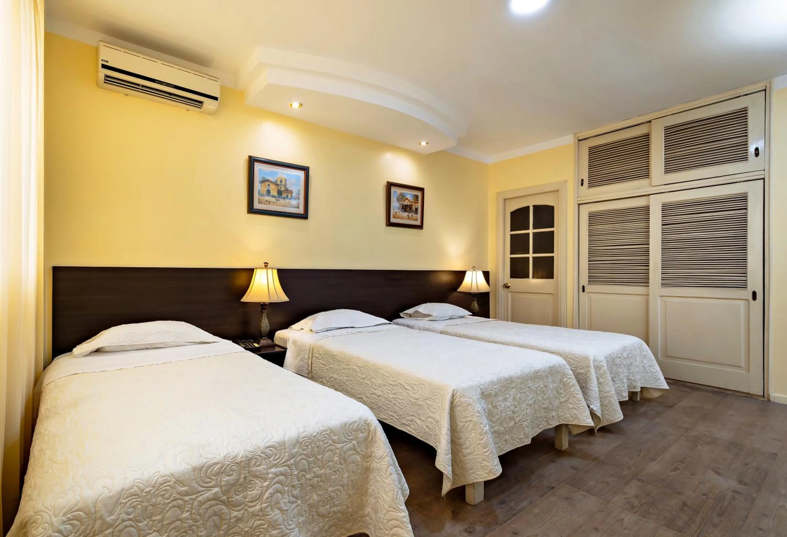 Bed in Gran Bolivar Hotel - Trujillo, Perú