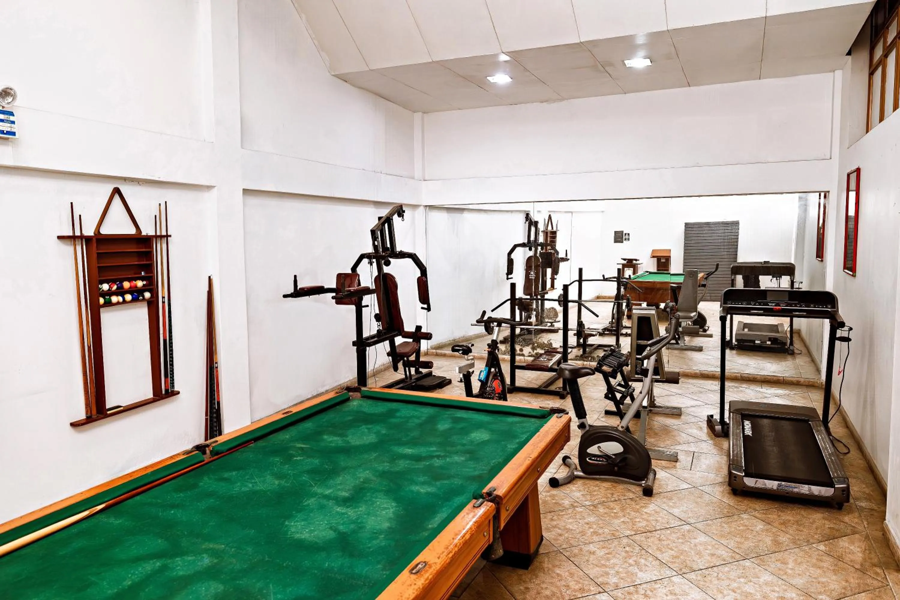 Billiard in Gran Bolivar Hotel - Trujillo, Perú