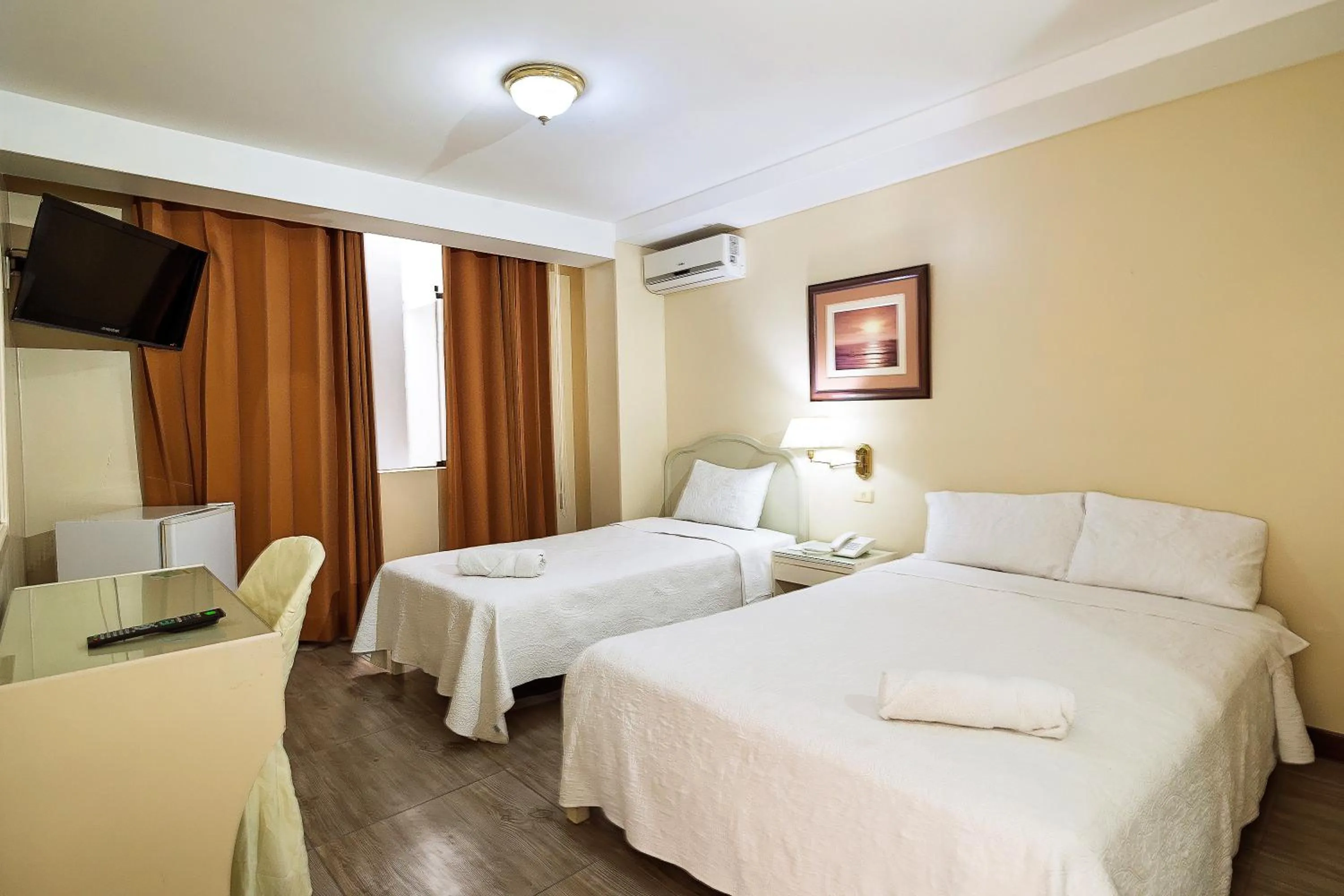 Bed in Gran Bolivar Hotel - Trujillo, Perú