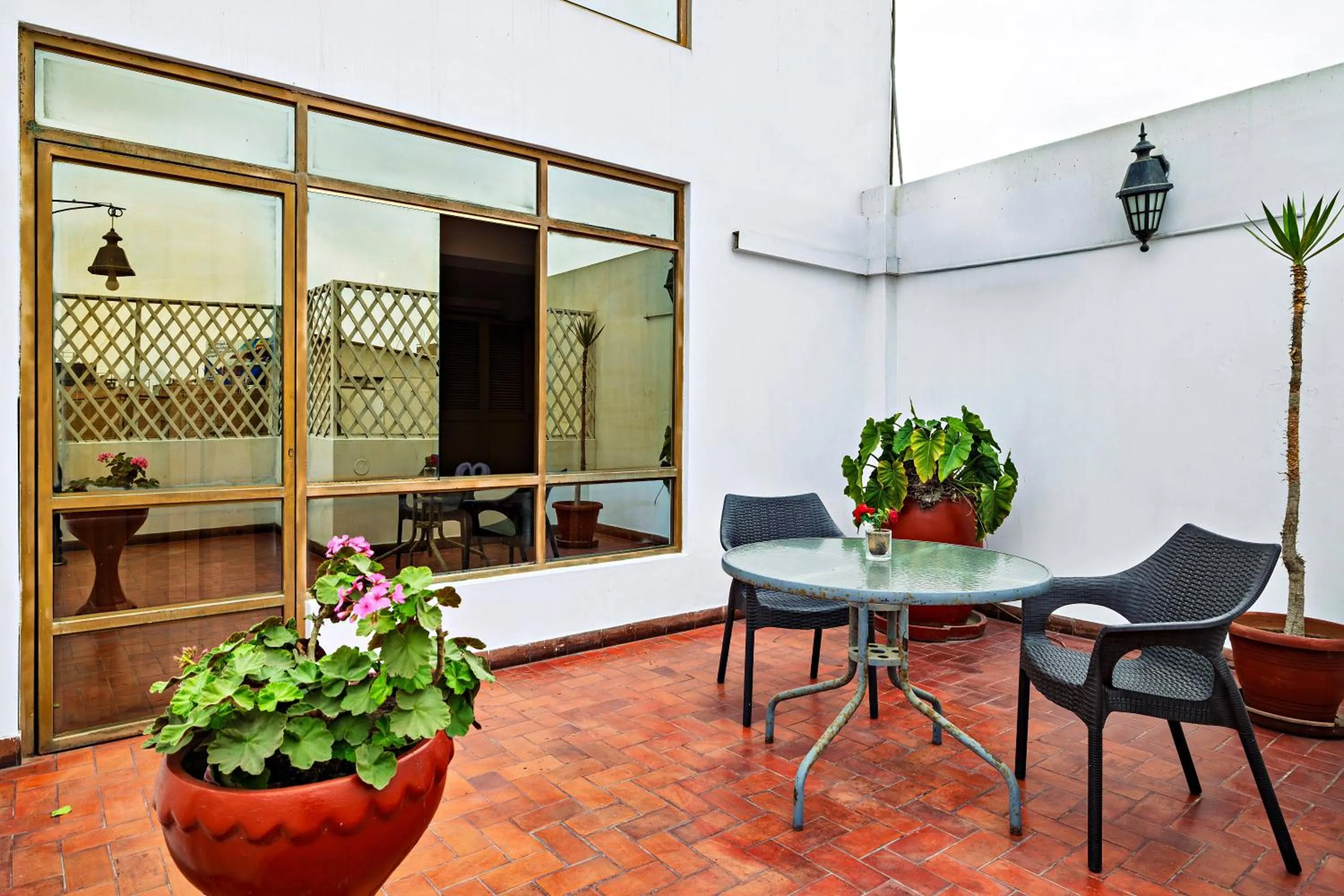 Patio in Gran Bolivar Hotel - Trujillo, Perú