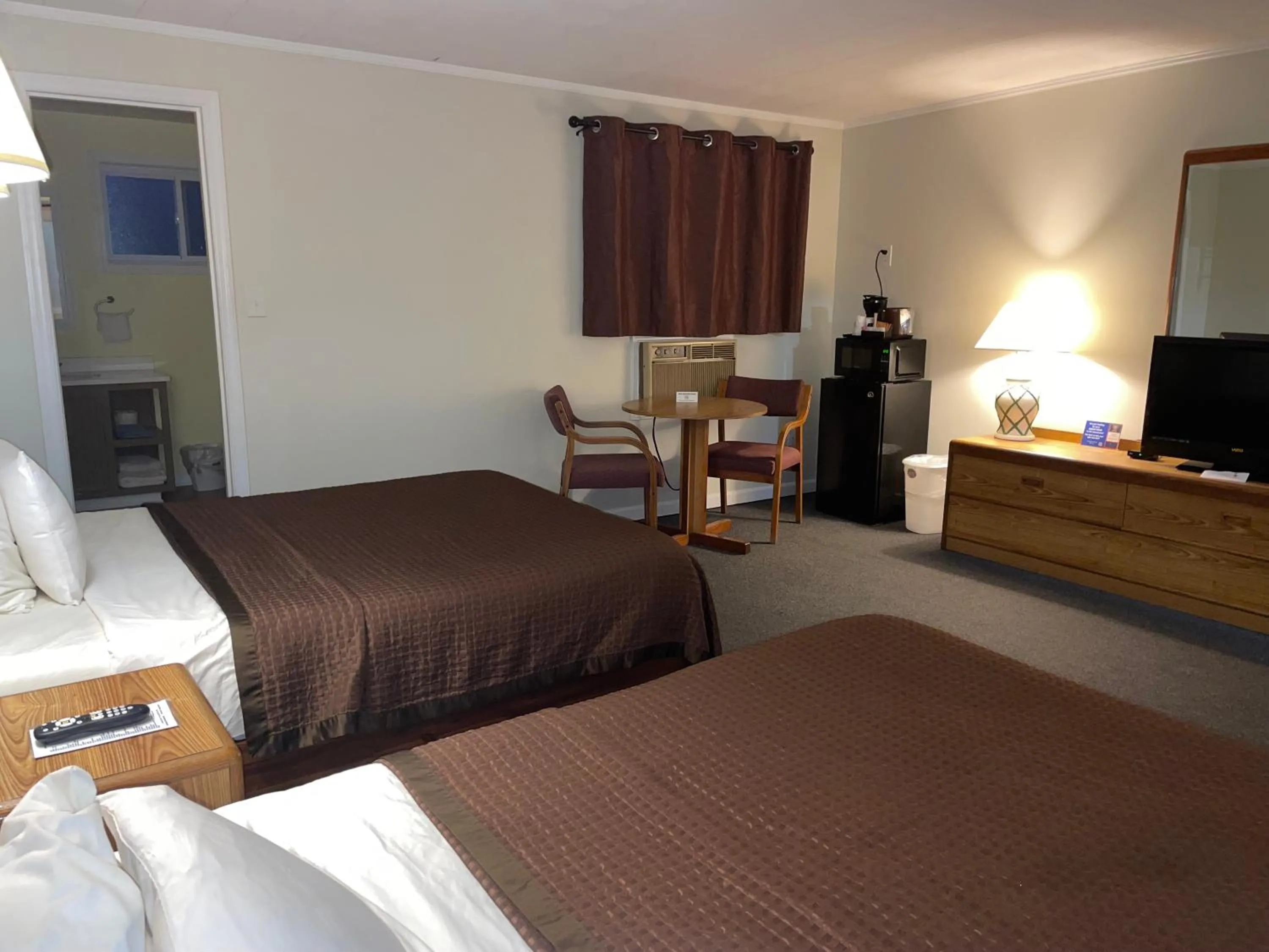 Bed in A Holiday Motel - Maggie Valley