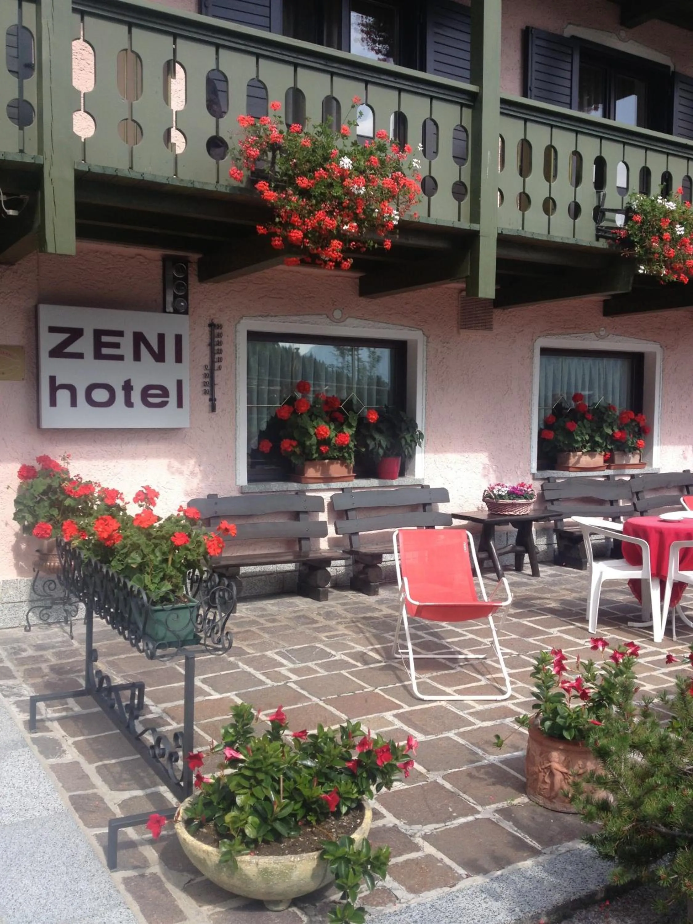 Garden in Hotel Zeni