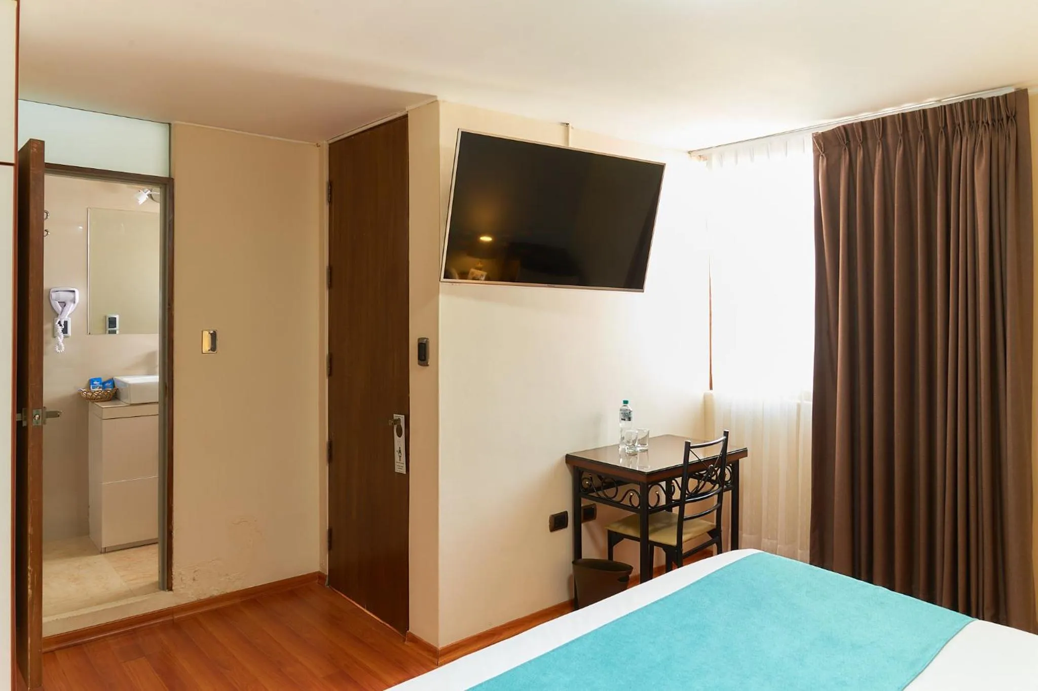 Bedroom, Bed in Hotel Los Tambos Colonial