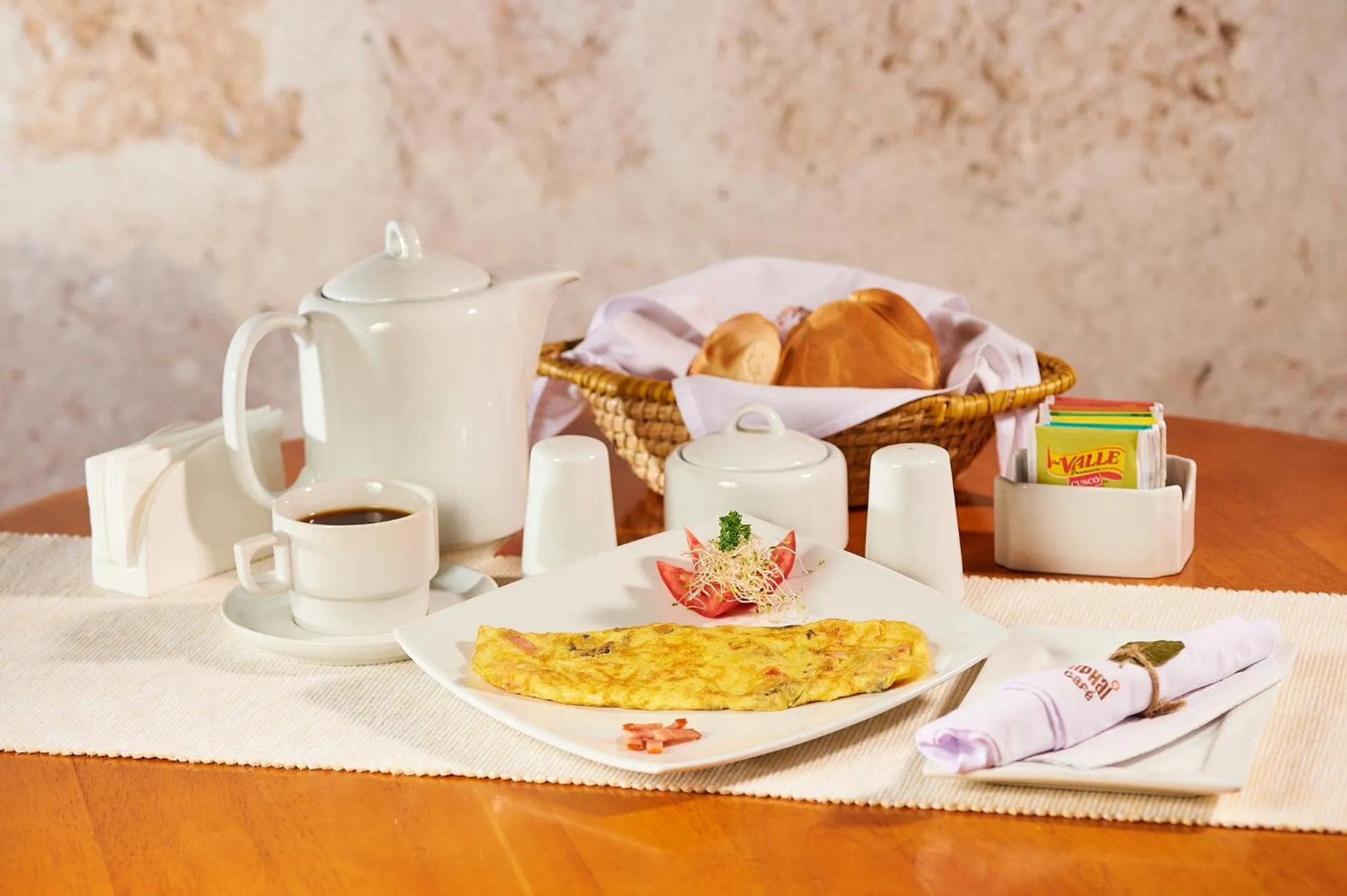 Breakfast in Hotel Los Tambos Colonial