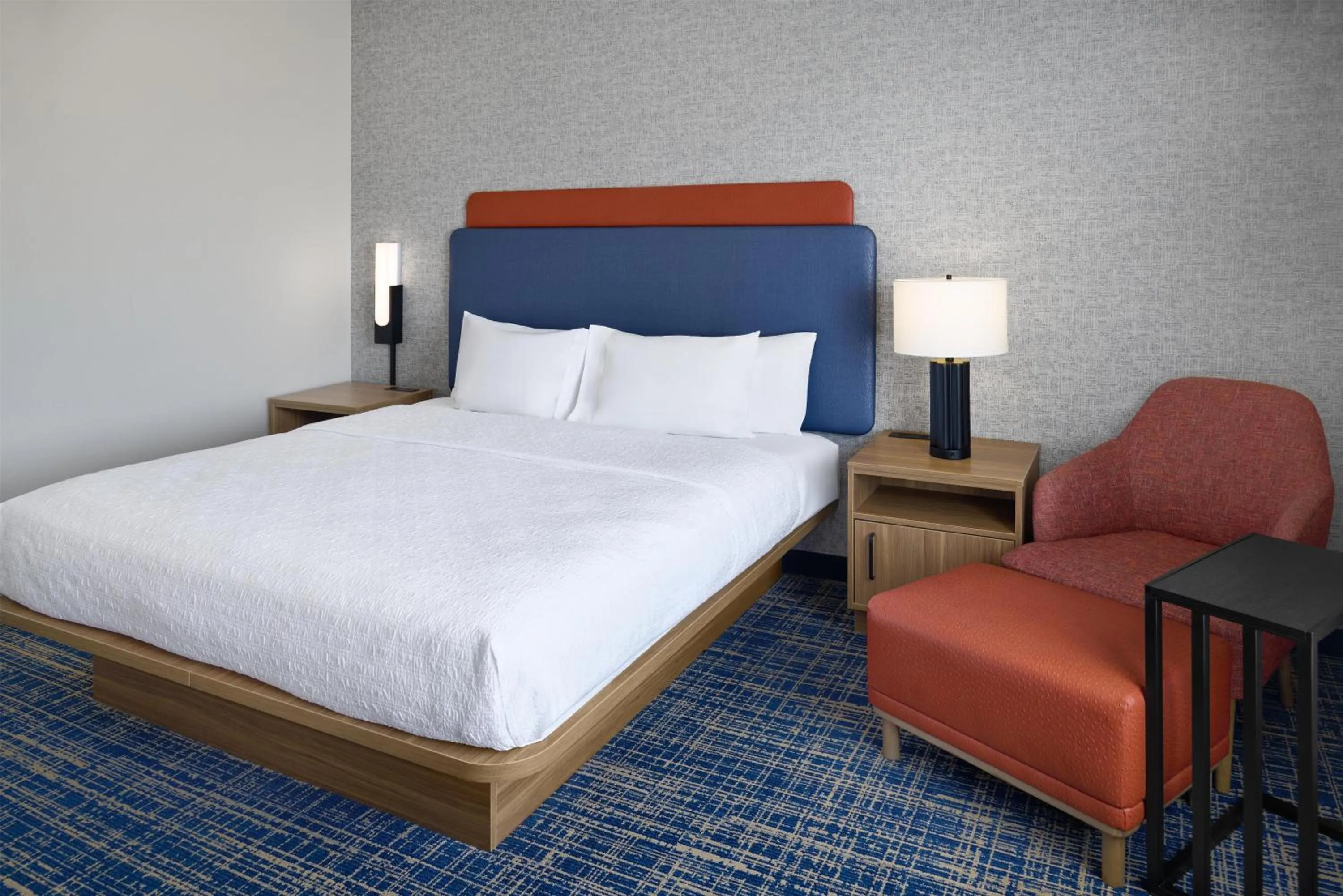 Bed in Hampton Inn Vernon