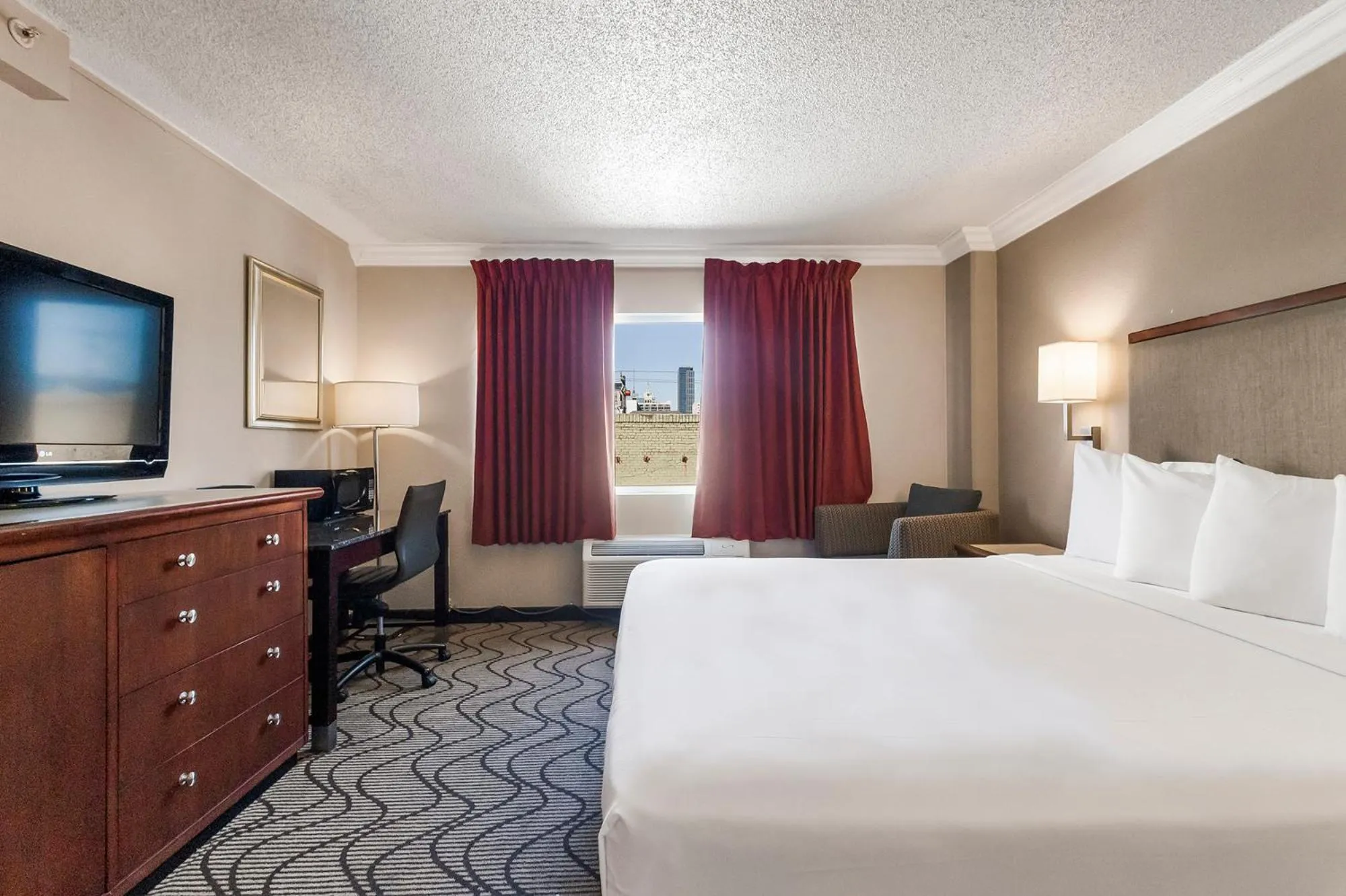 Photo of the whole room, Bed in Jack London Inn