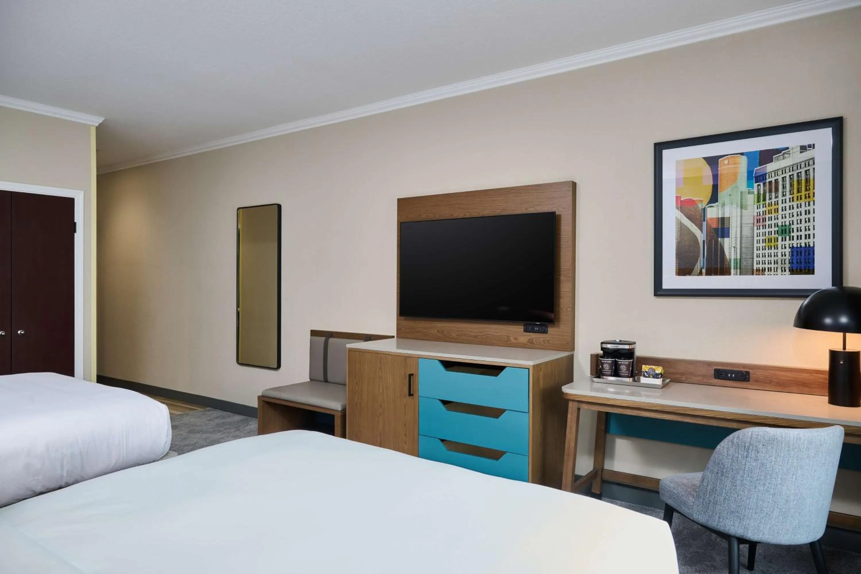 Bedroom, Bed in DoubleTree by Hilton Chatsworth