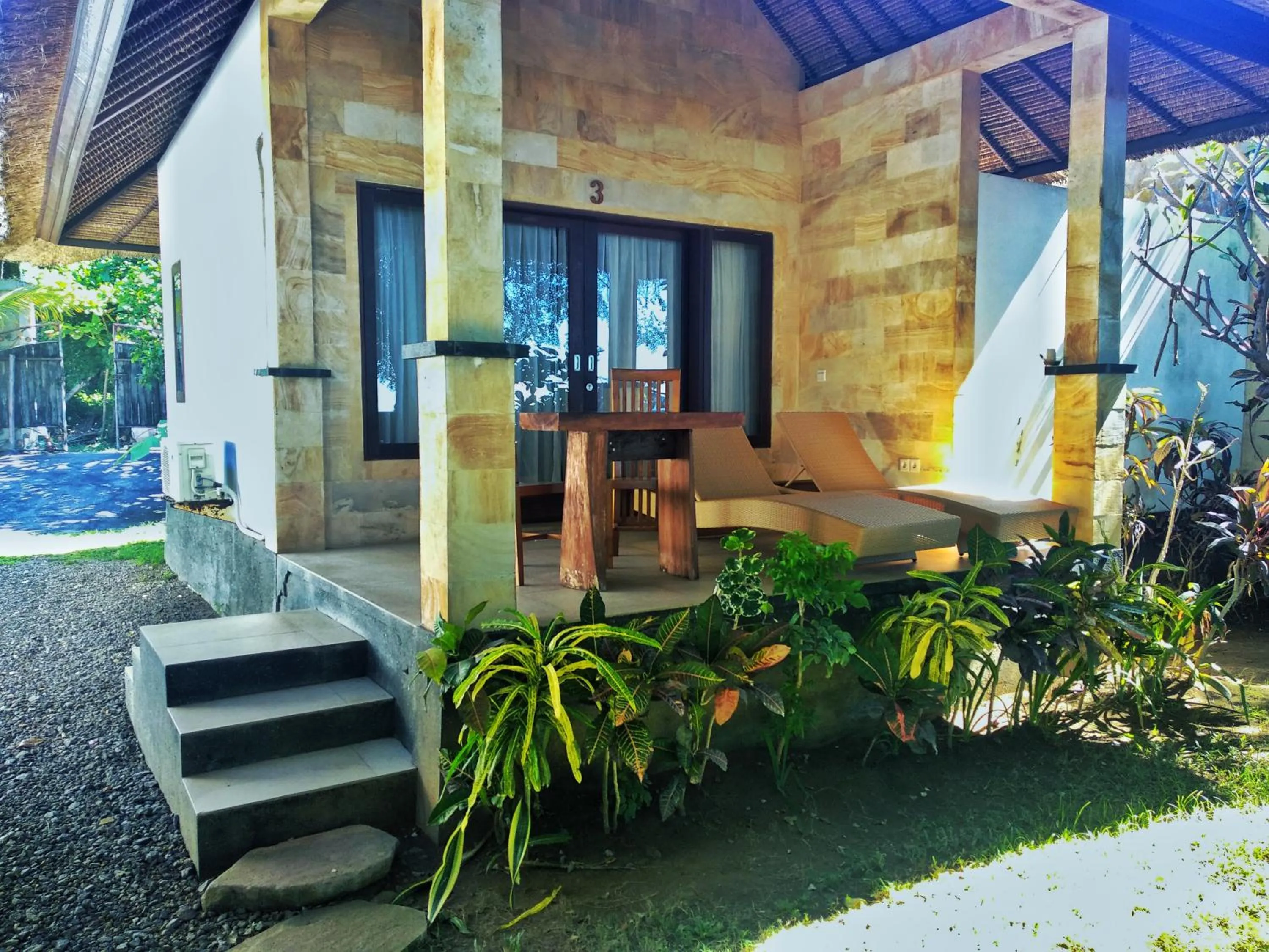 Jemeluk Beach Bungalows
