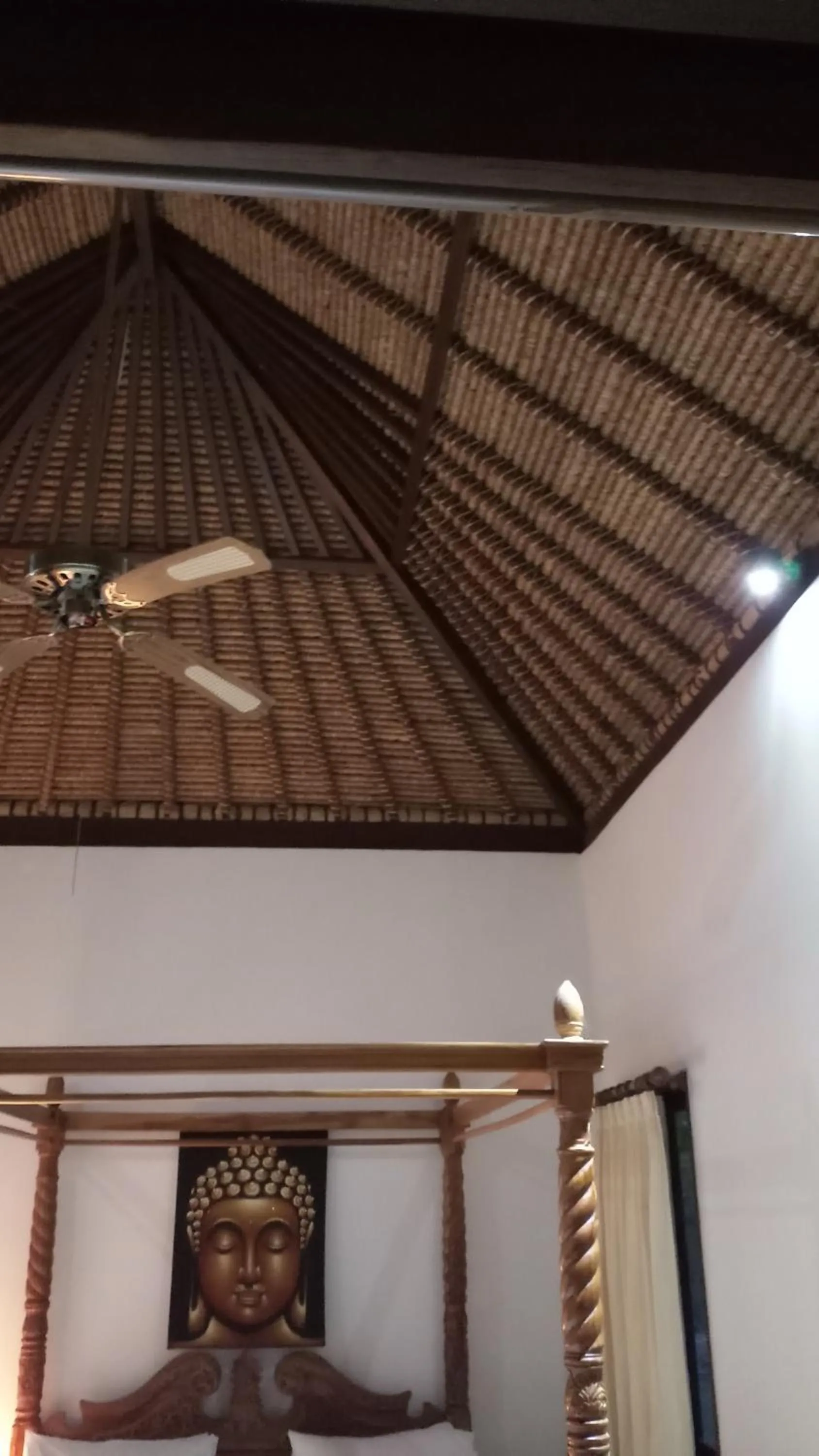 Bed in Jemeluk Beach Bungalows