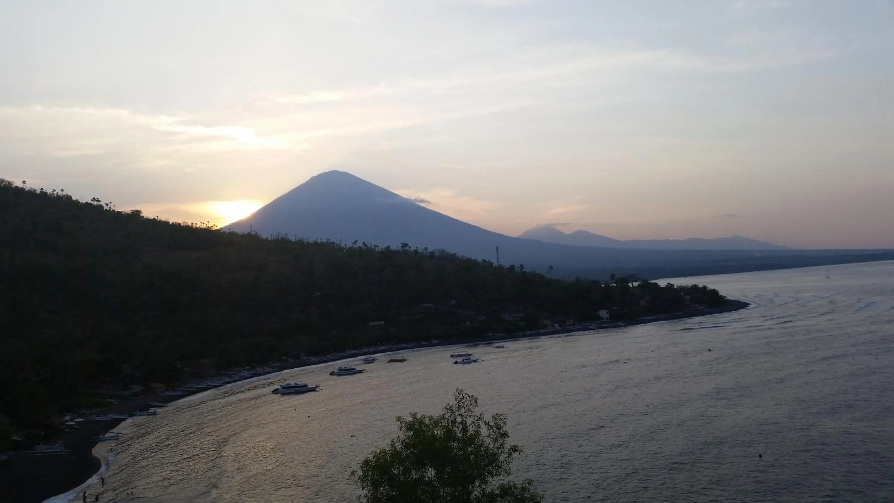 Natural landscape in Jemeluk Beach Bungalows