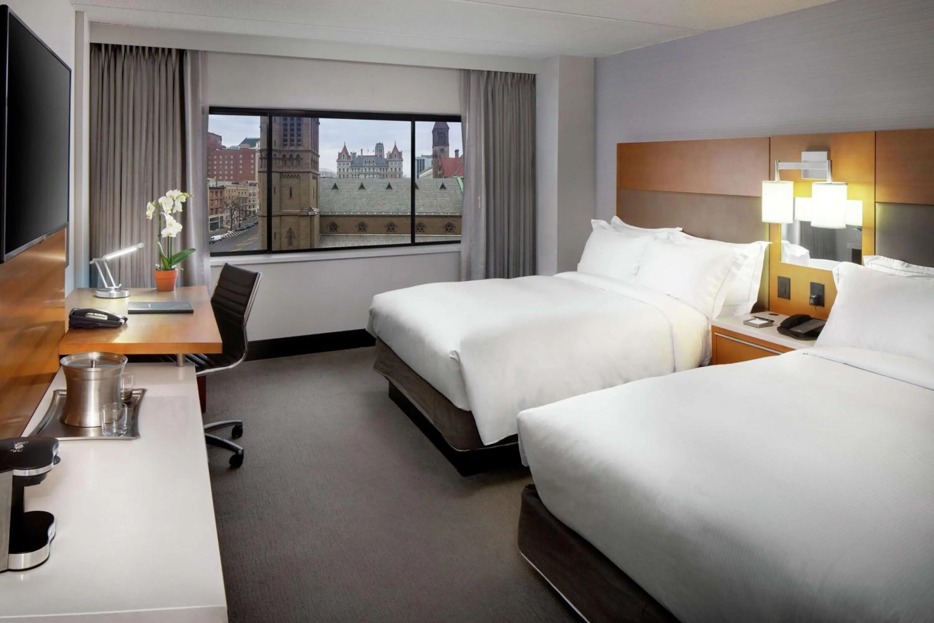 Bedroom, Bed in Hilton Albany
