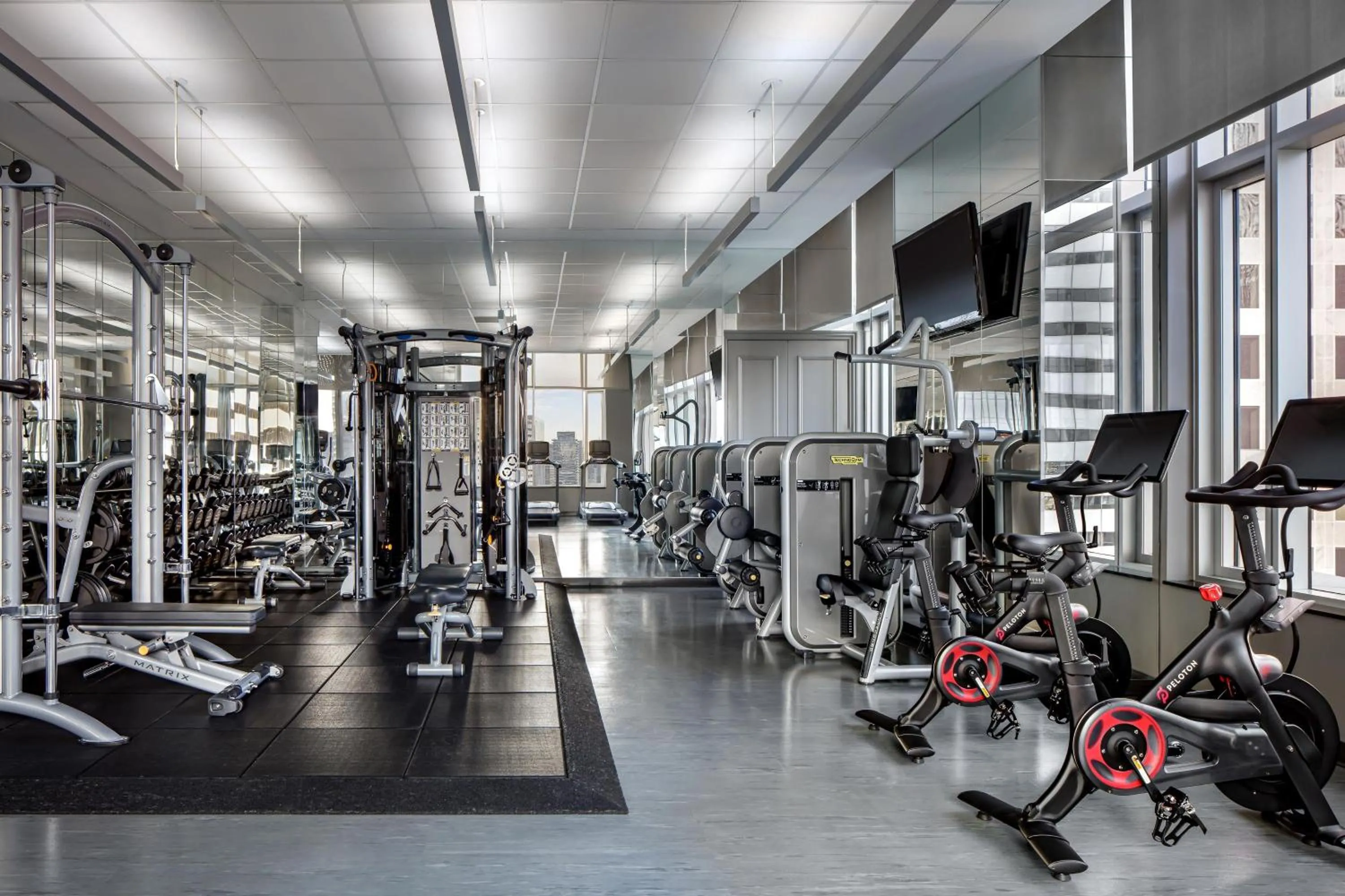 Fitness centre/facilities in The St. Regis Toronto